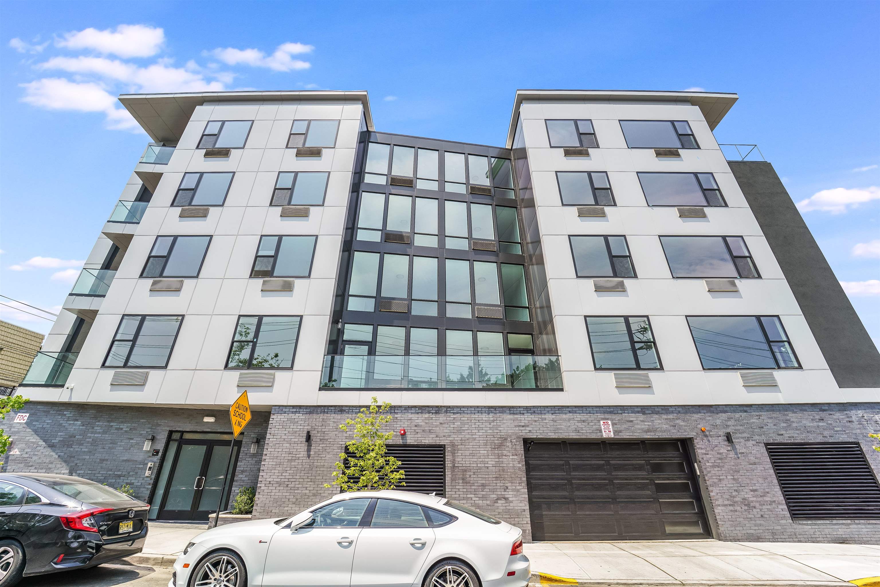 # 250008539 - For Rent in Guttenberg NJ
