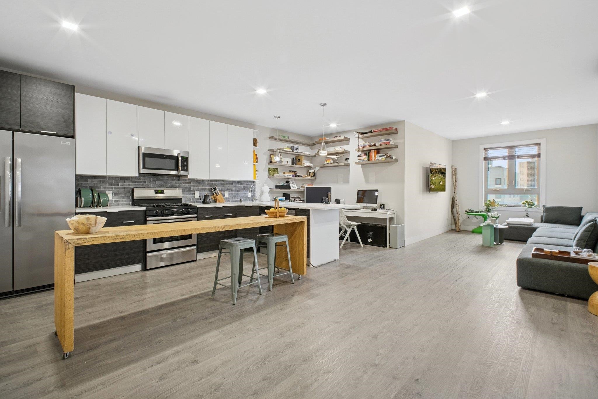 # 250008555 - For Rent in Guttenberg NJ