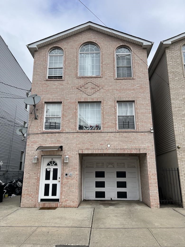 # 250008556 - For Rent in JERSEY CITY - Greenville NJ