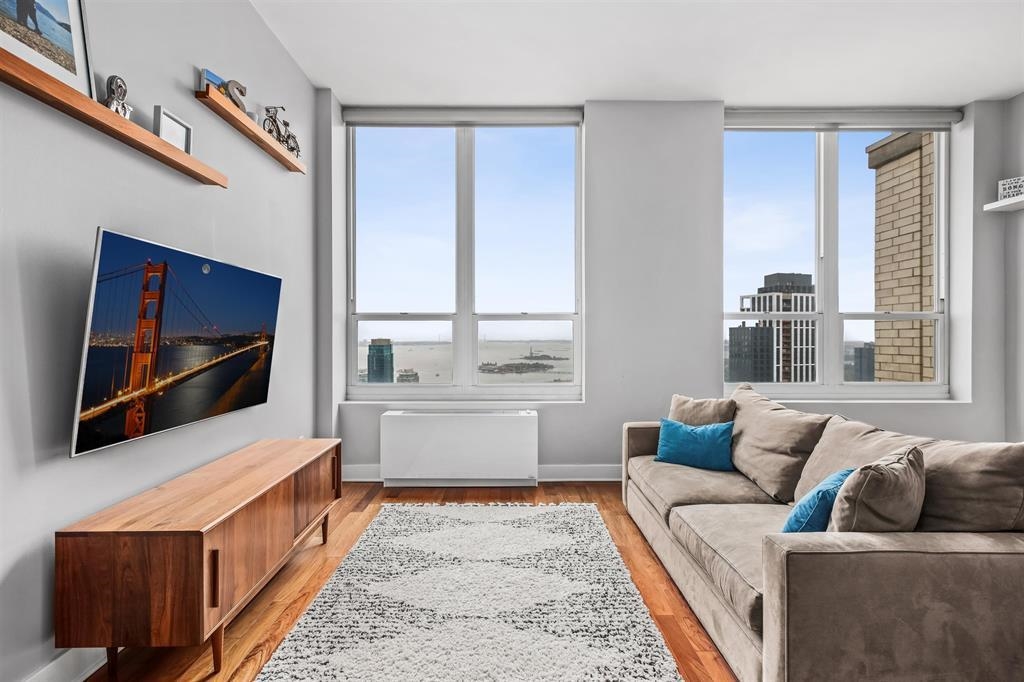 # 250008558 - For Rent in JERSEY CITY - Downtown NJ