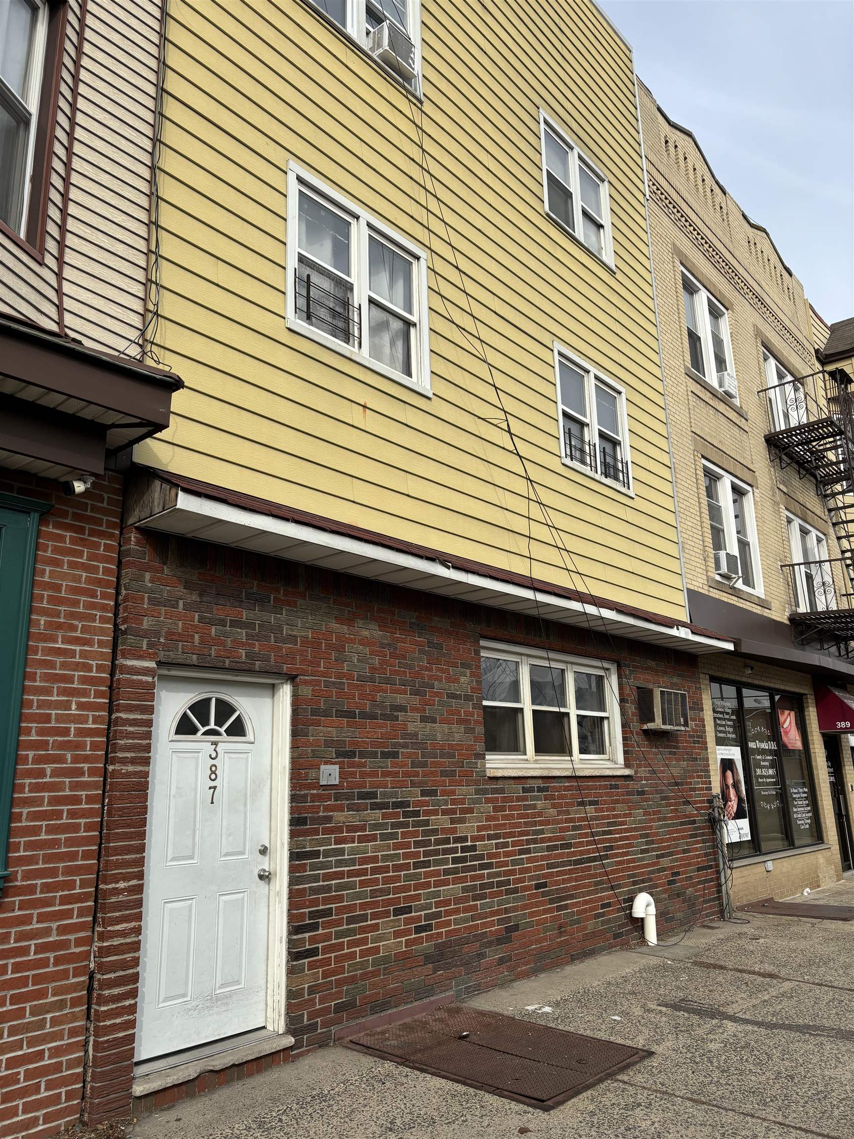# 250008564 - For Rent in Bayonne NJ