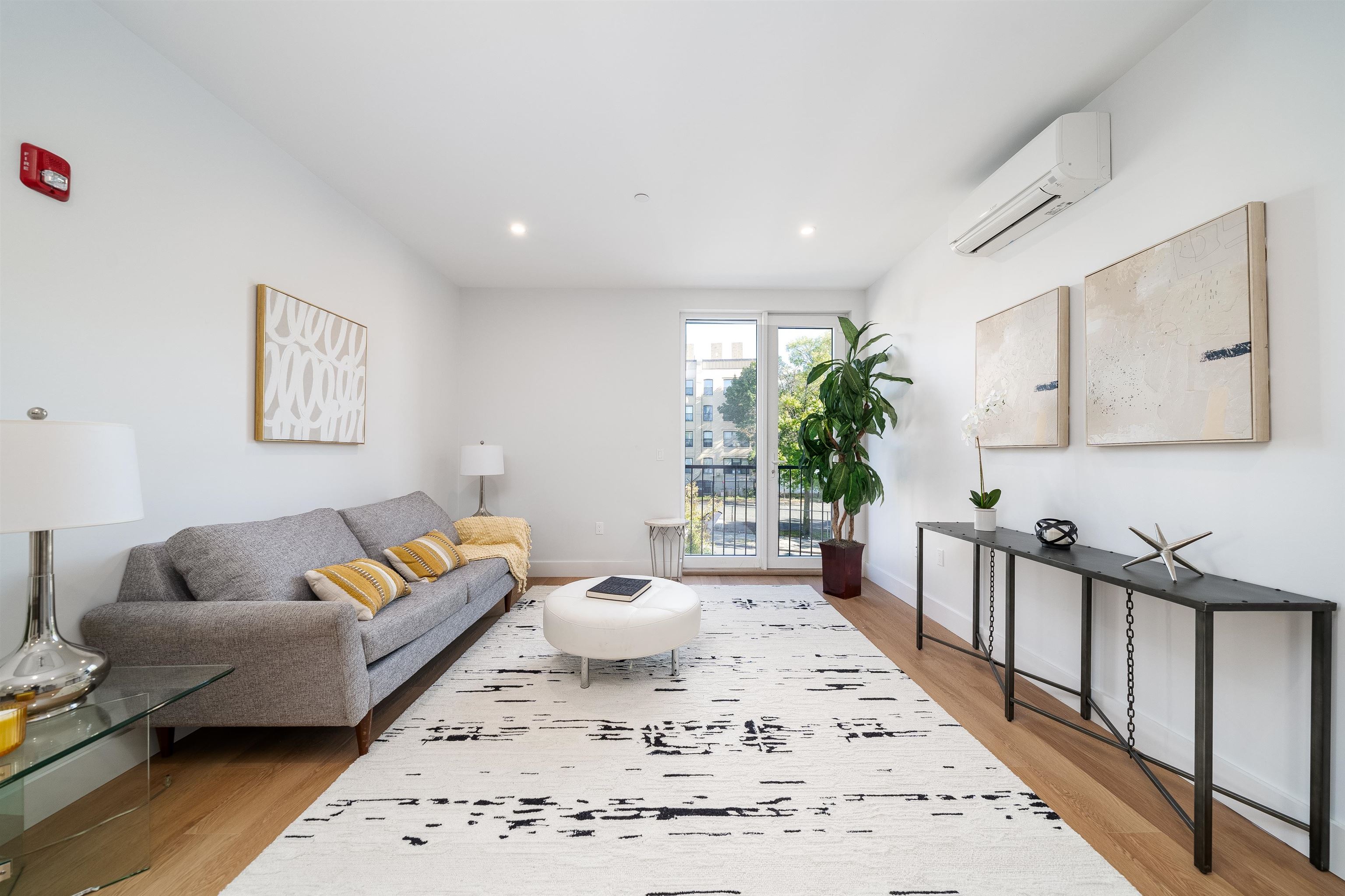 # 250008587 - For Rent in JERSEY CITY - Bergen-Lafayett NJ