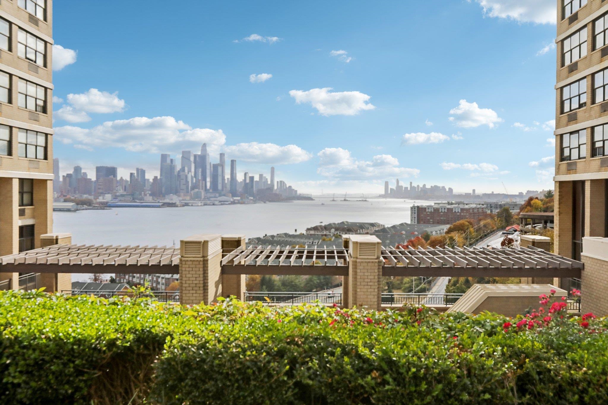# 250008617 - For Rent in Guttenberg NJ