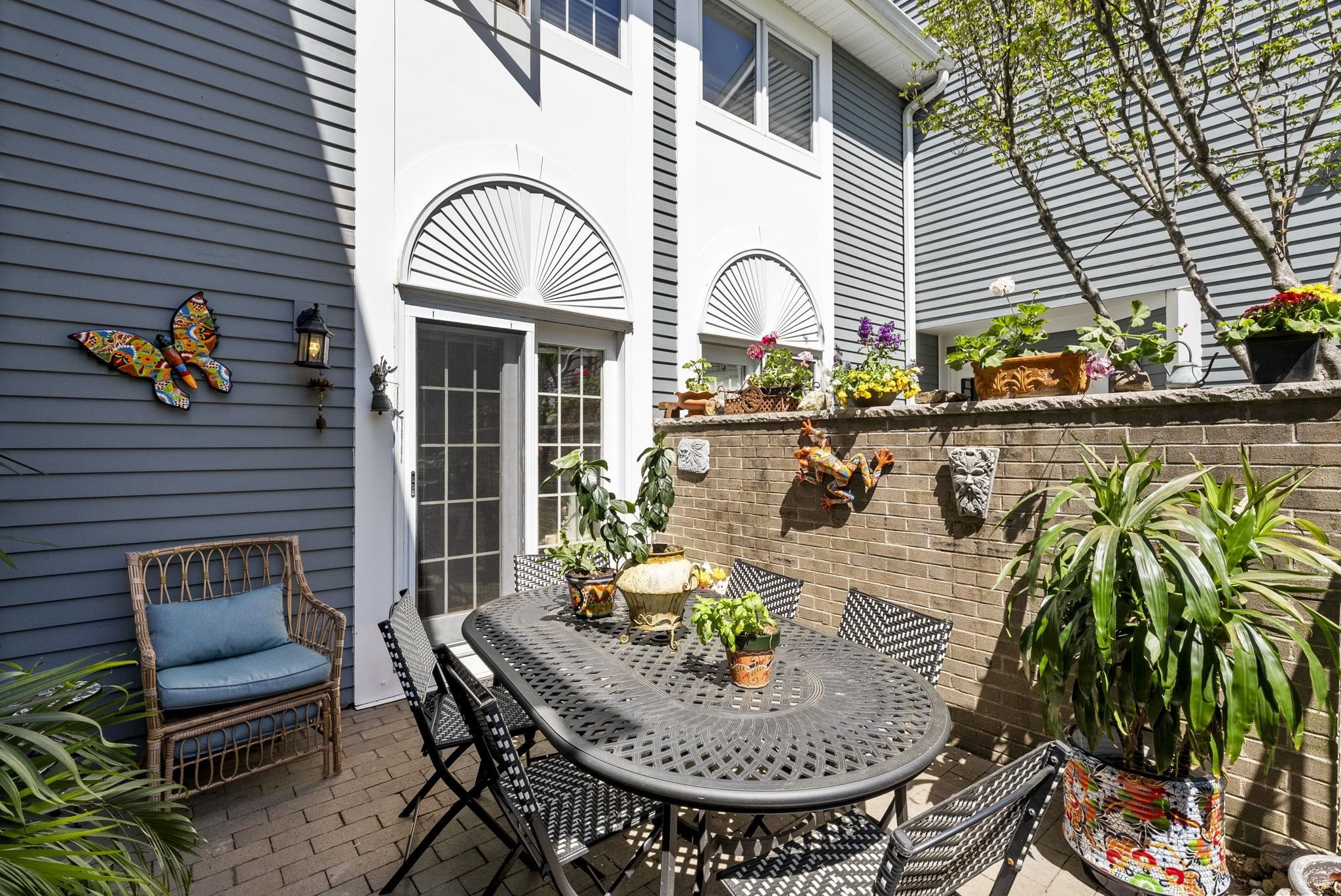 # 250008619 - For Rent in Tenafly NJ