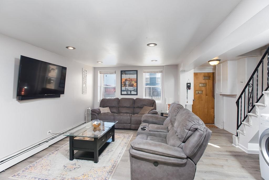# 250008620 - For Rent in JERSEY CITY - Heights NJ