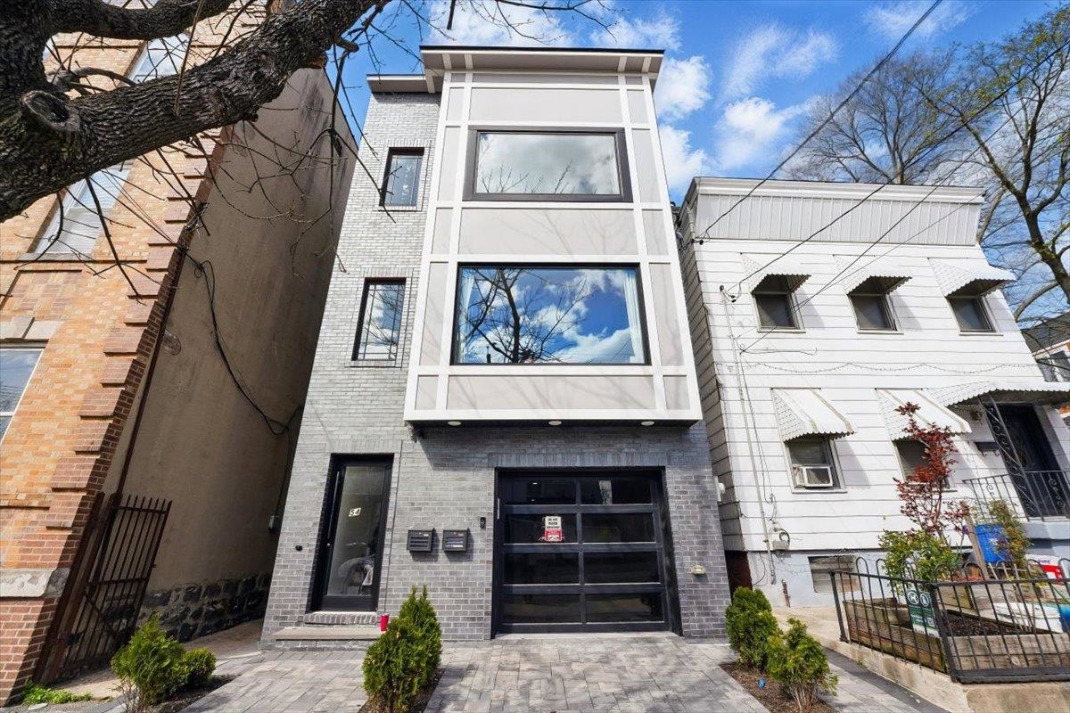 # 250008626 - For Rent in JERSEY CITY - Journal Square NJ