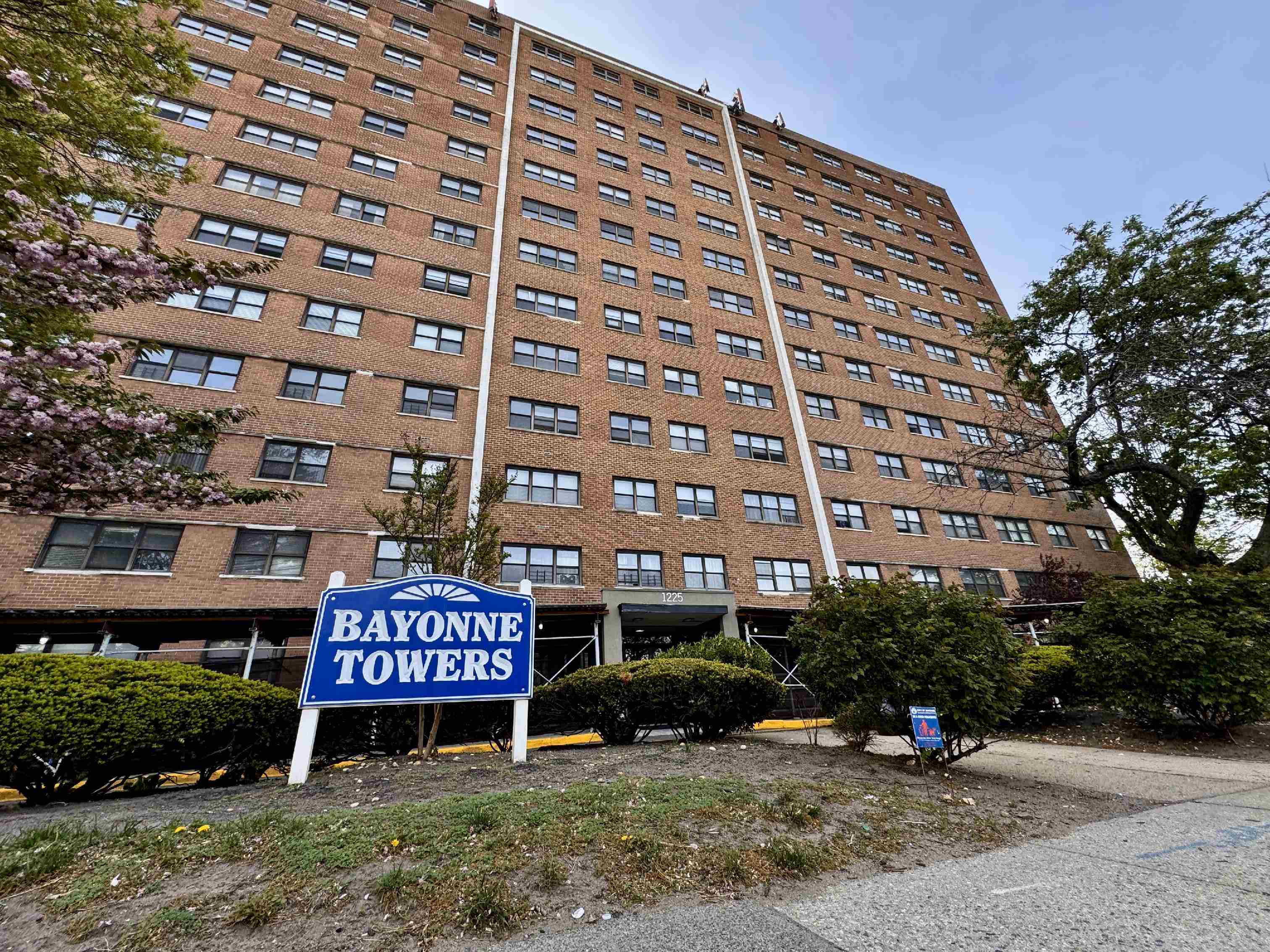 # 250008649 - For Rent in Bayonne NJ