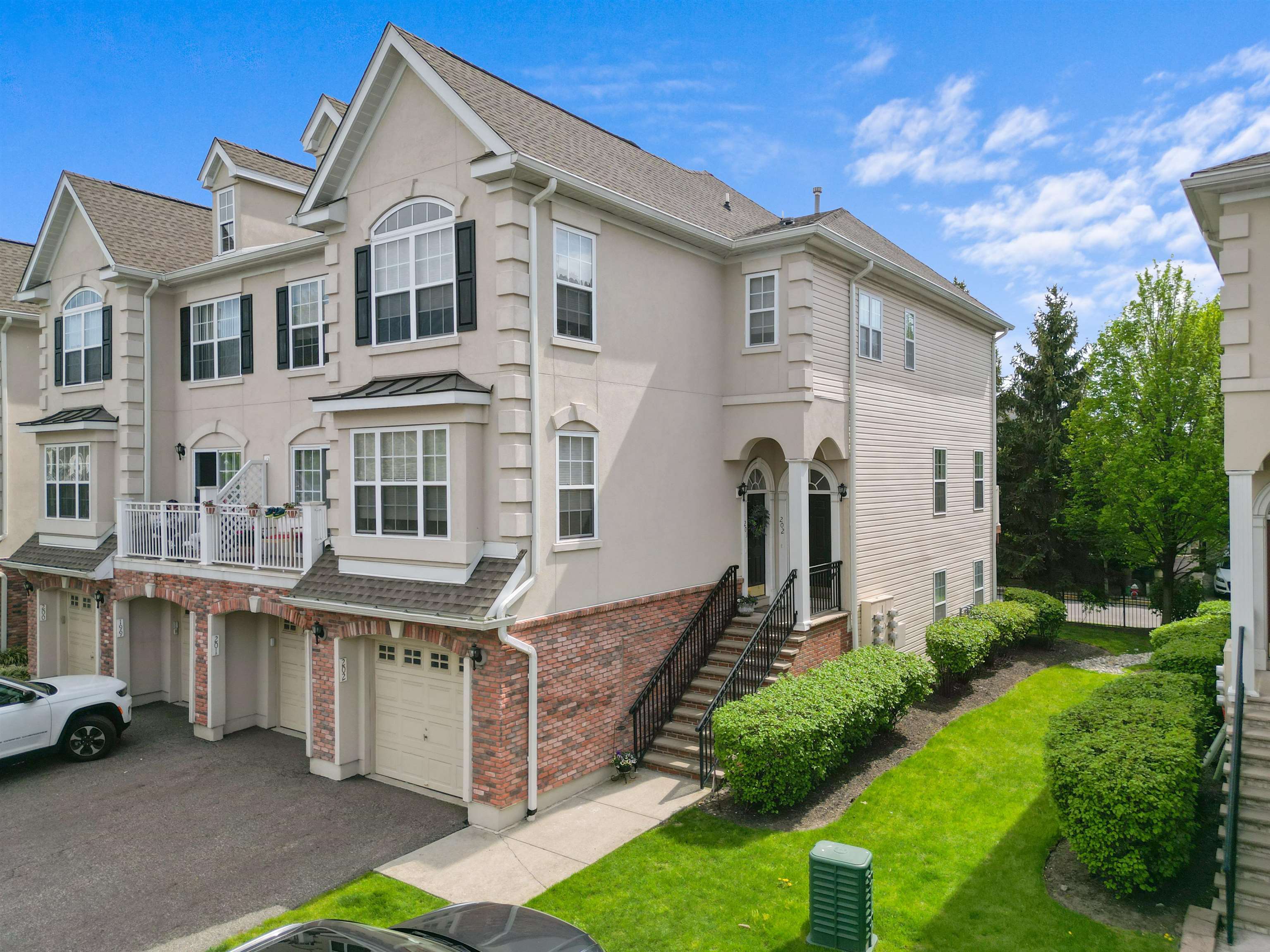 # 250008657 - For Rent in Secaucus NJ