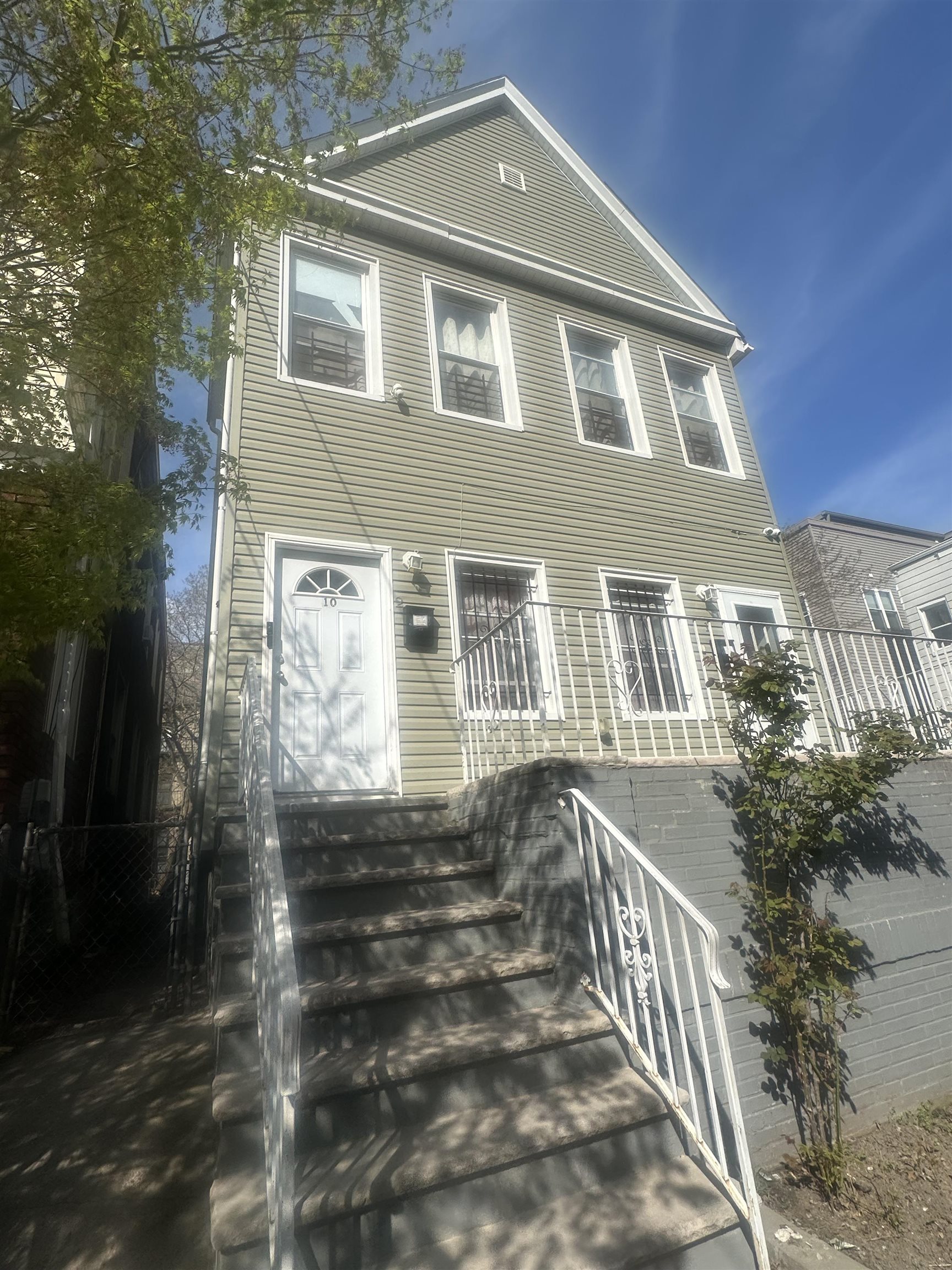 # 250008664 - For Rent in JERSEY CITY - Greenville NJ