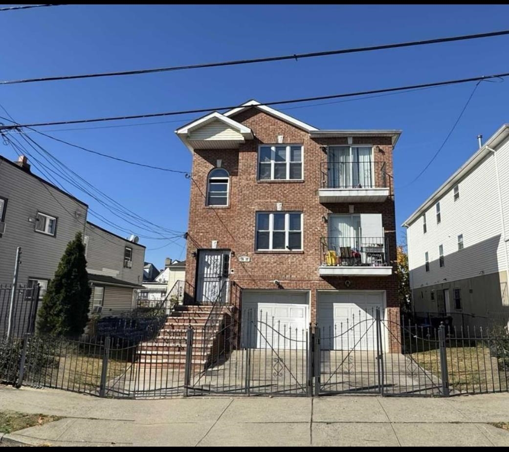 # 250008673 - For Rent in Newark NJ
