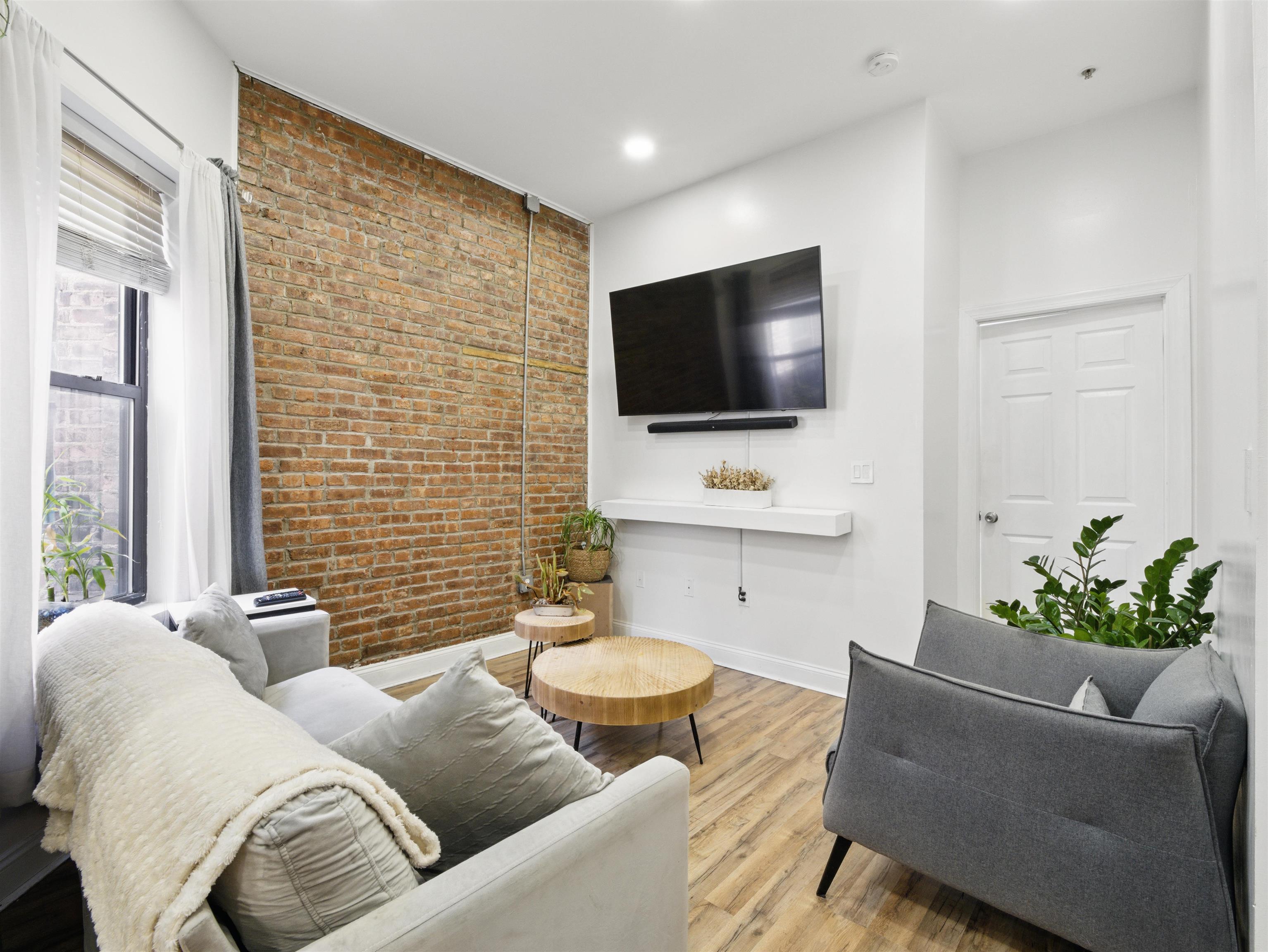 # 250008690 - For Rent in JERSEY CITY - Bergen-Lafayett NJ