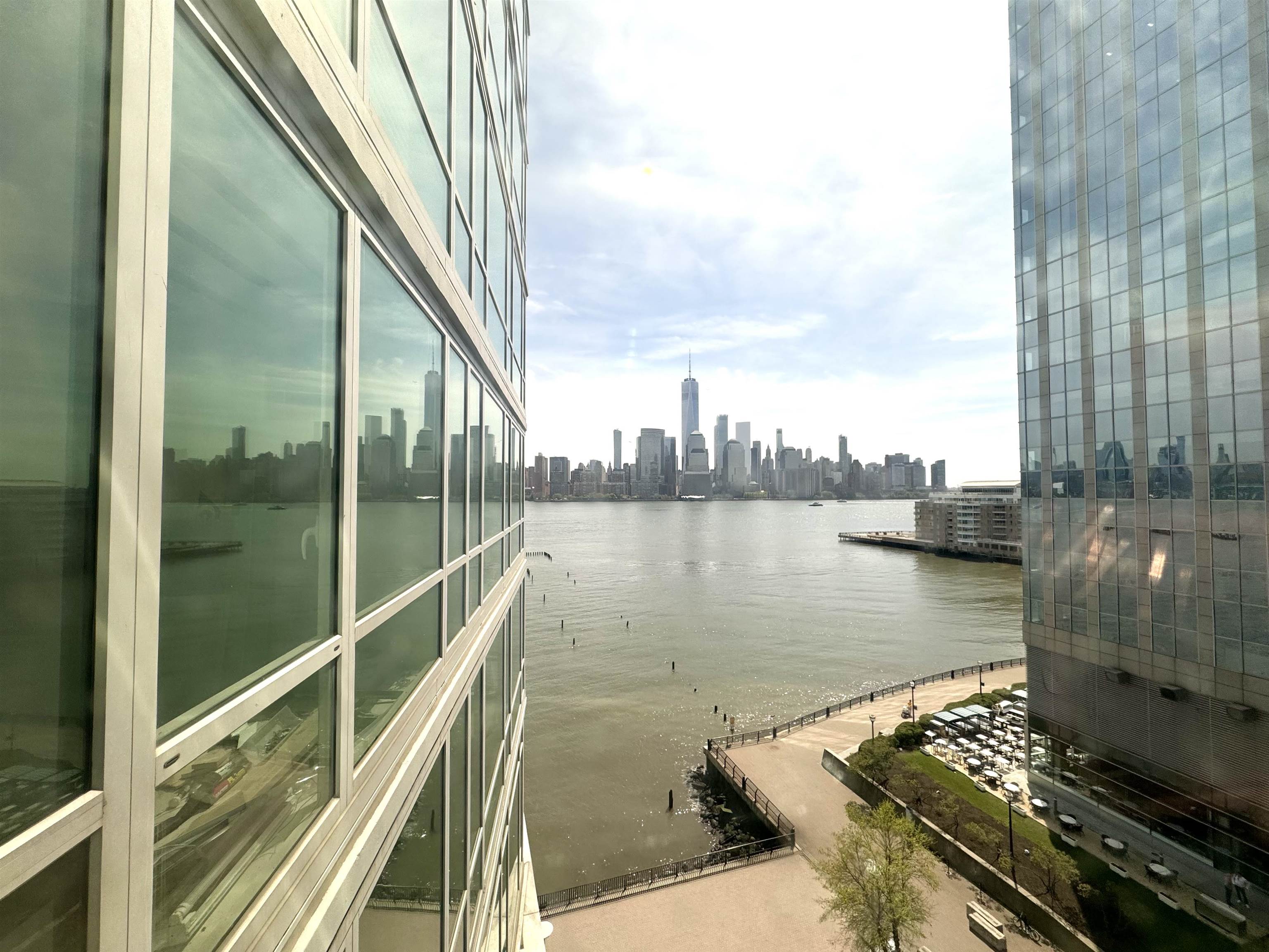 # 250008696 - For Rent in JERSEY CITY - Downtown NJ