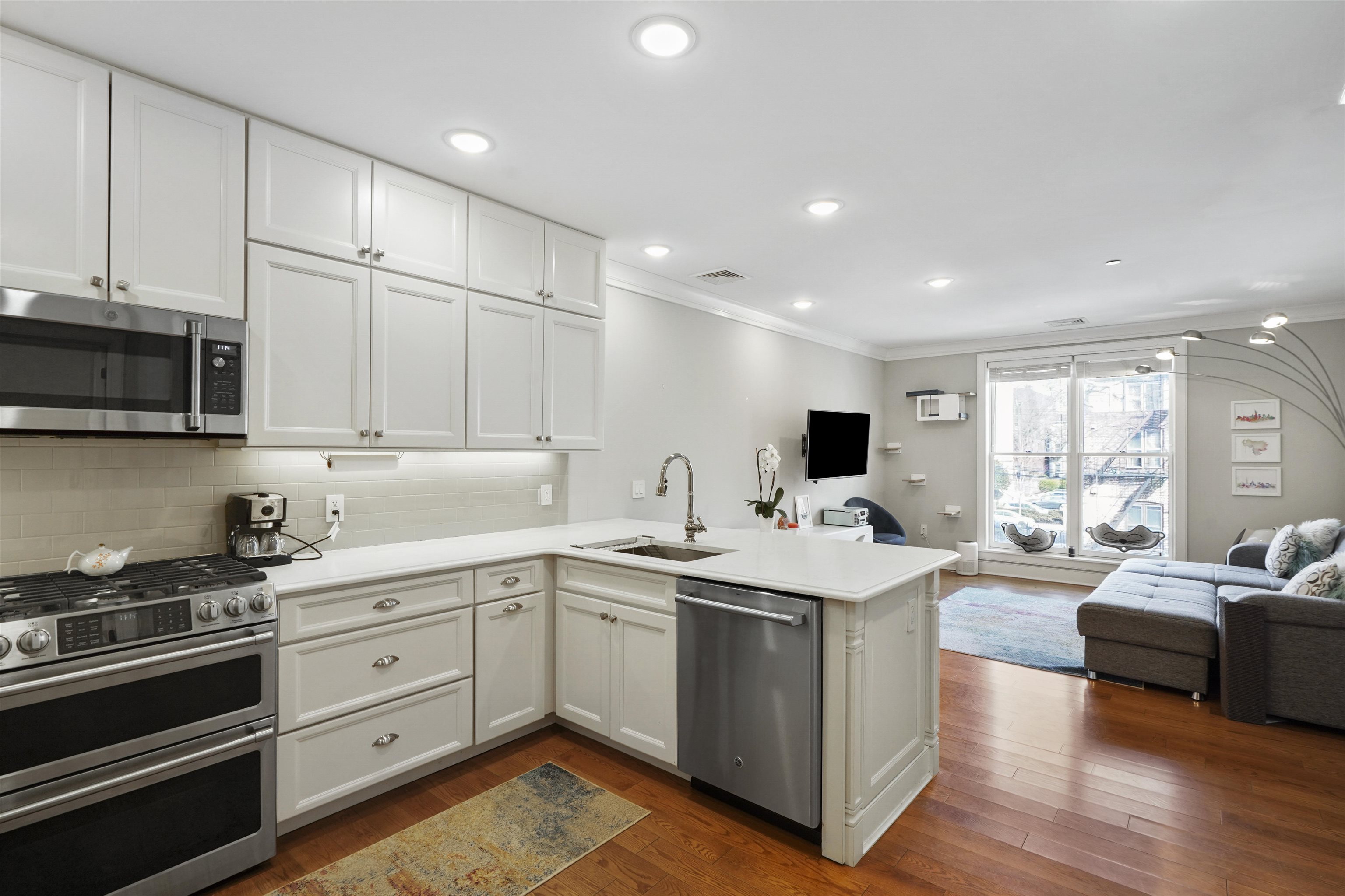# 250008697 - For Rent in JERSEY CITY - Downtown NJ