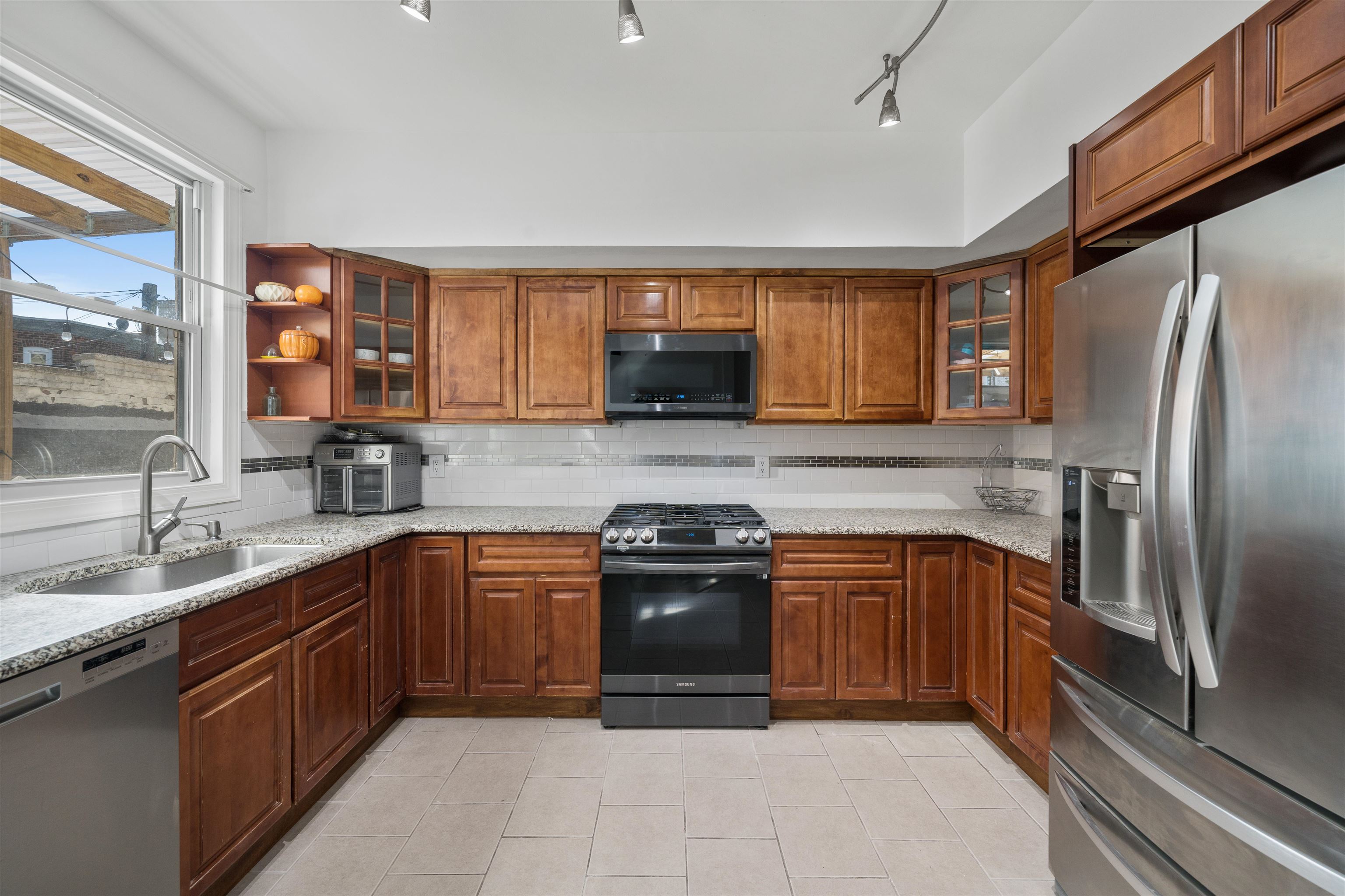 # 250008708 - For Rent in JERSEY CITY - Greenville NJ