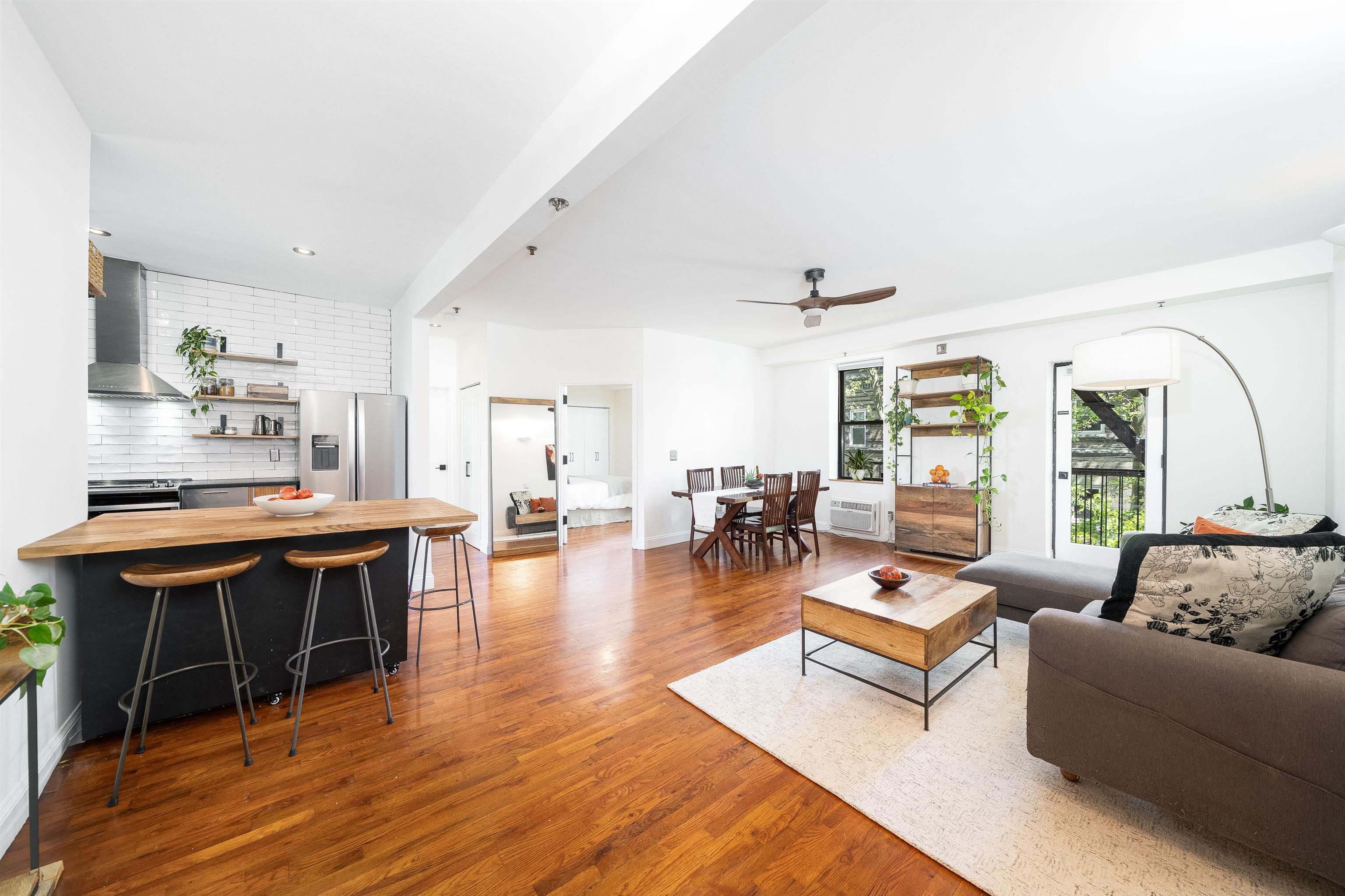 # 250008722 - For Rent in JERSEY CITY - Heights NJ