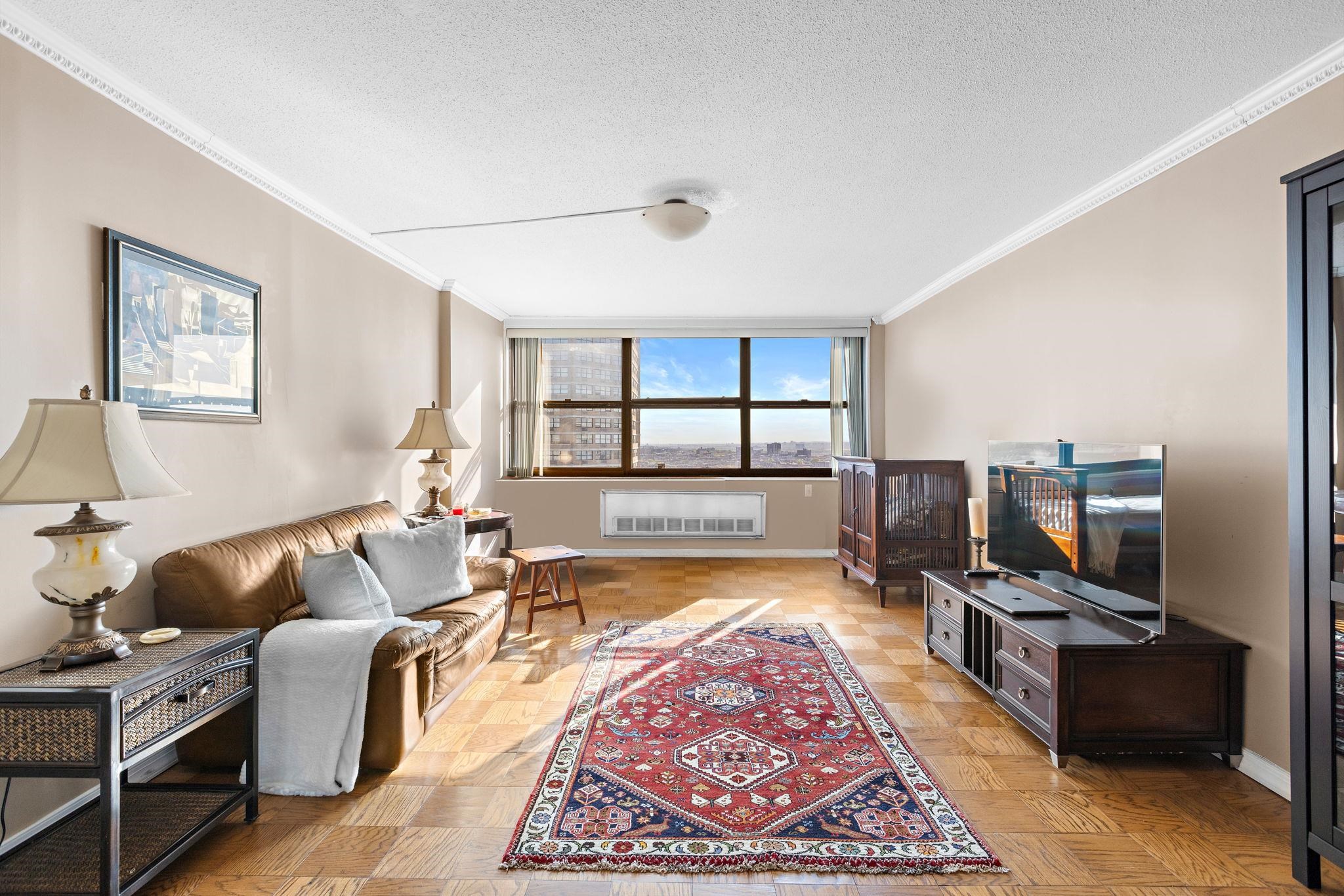# 250008780 - For Rent in Guttenberg NJ