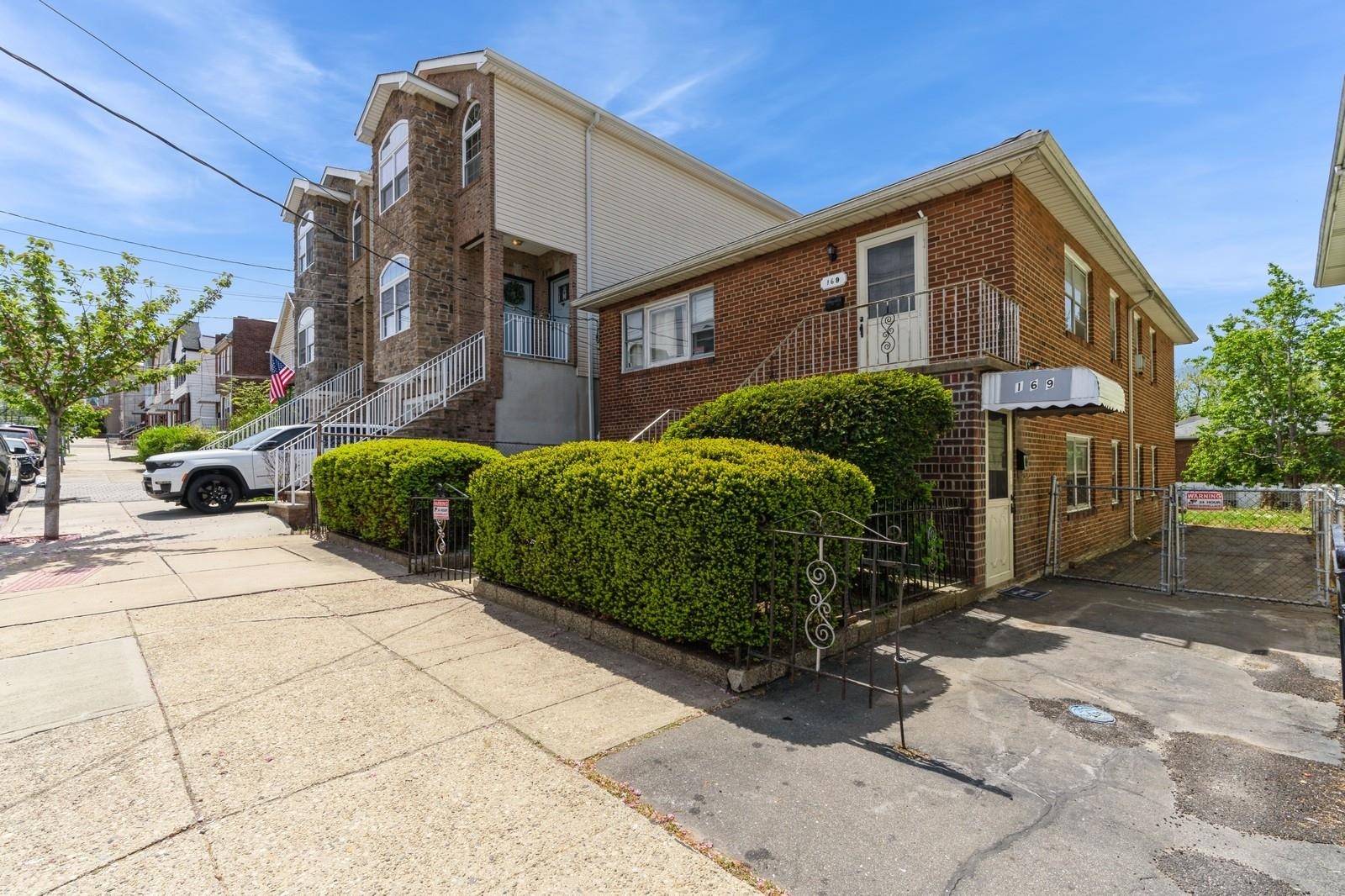 # 250008815 - For Rent in JERSEY CITY - West Bergen NJ