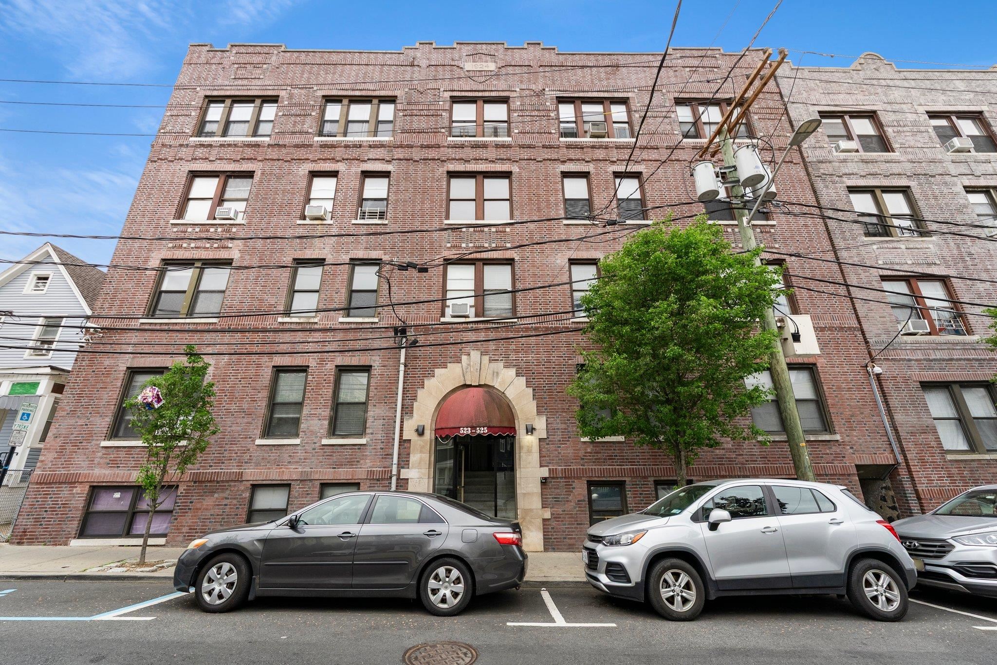 # 250008842 - For Rent in Union City NJ