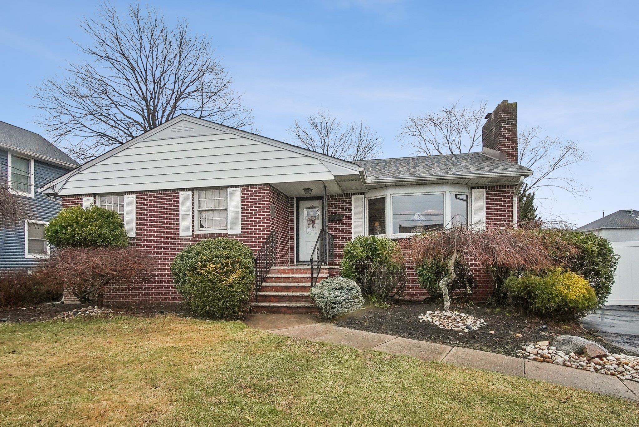 # 250008865 - For Rent in Carteret NJ