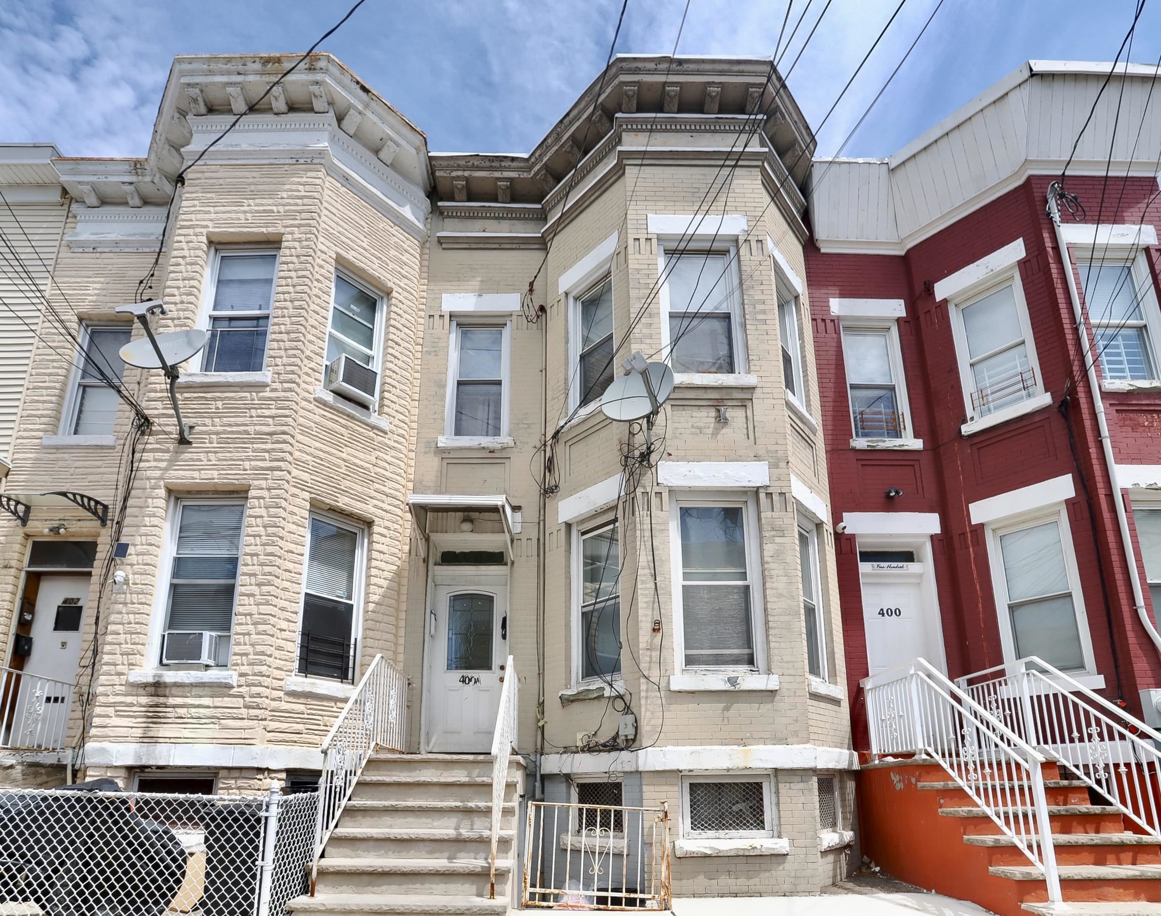 # 250008867 - For Rent in West New York NJ
