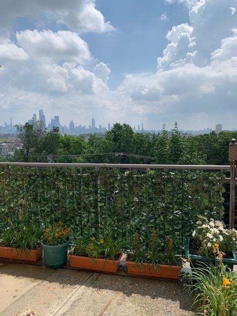 # 250008874 - For Rent in JERSEY CITY - Heights NJ