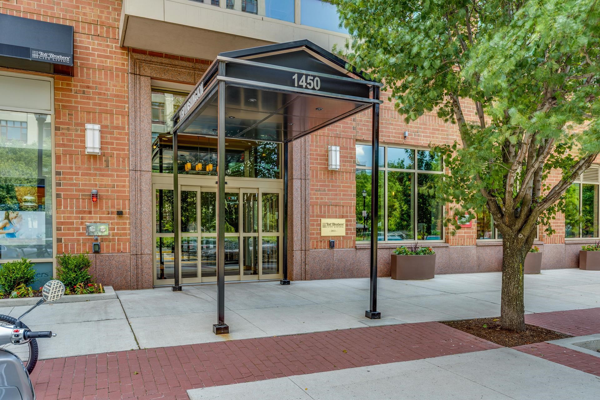 # 250008888 - For Rent in Hoboken NJ