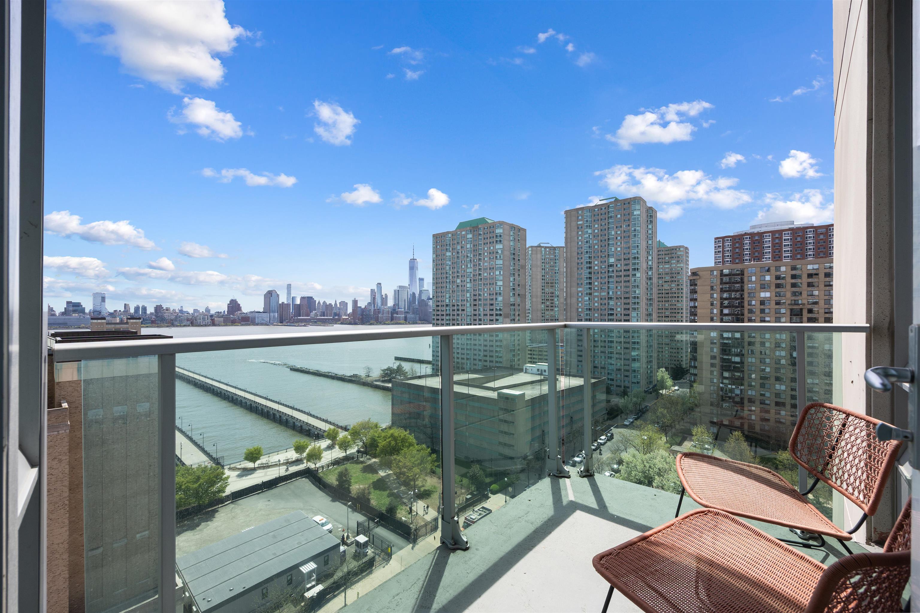 # 250008918 - For Rent in JERSEY CITY - Downtown NJ