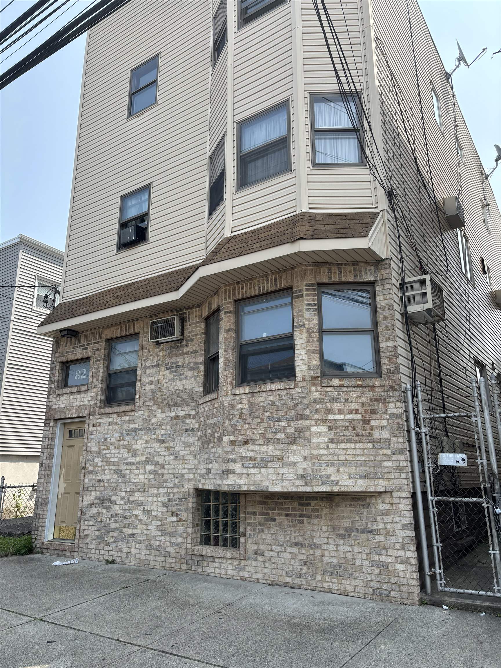 # 250008961 - For Rent in Bayonne NJ