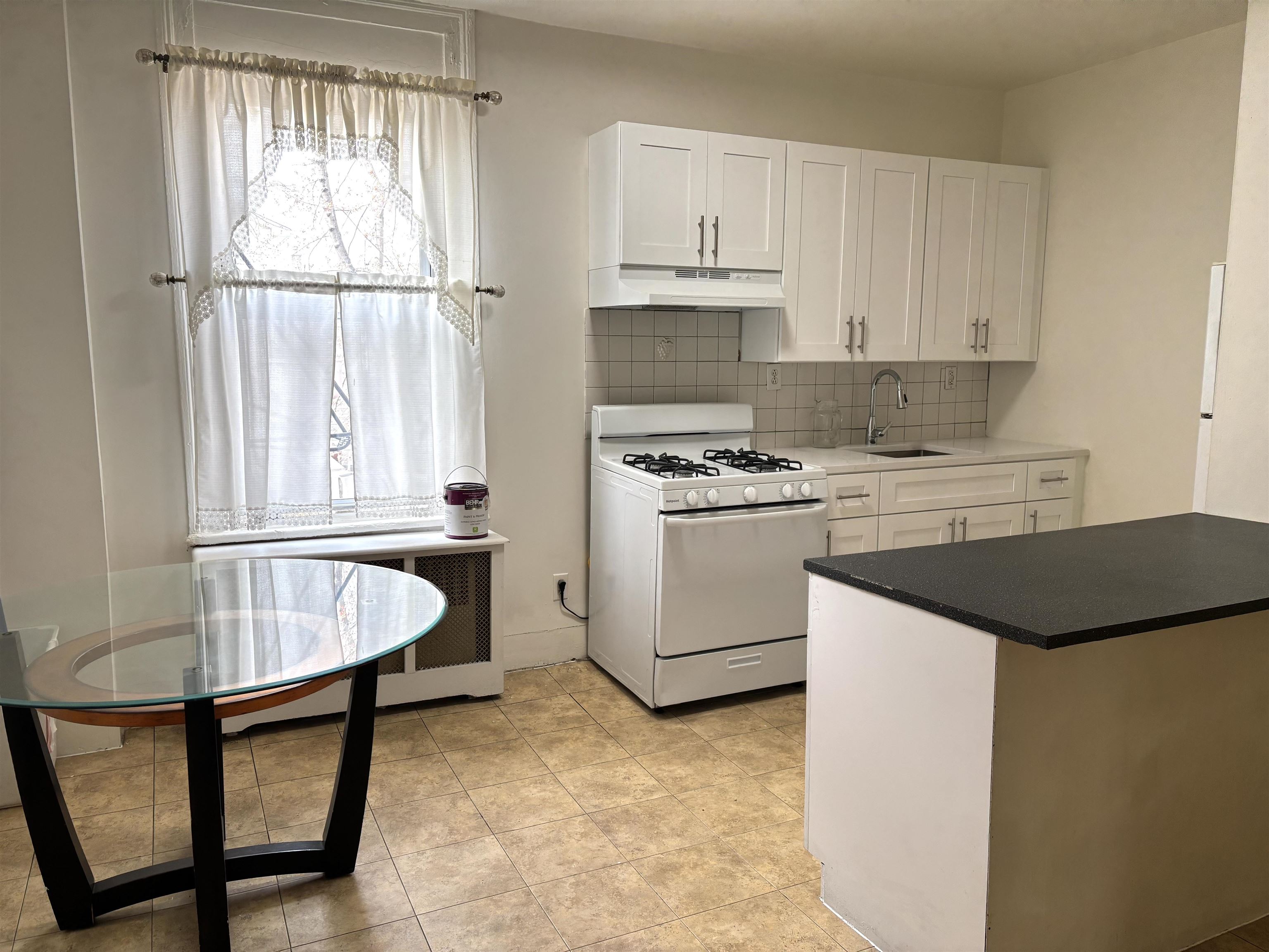 # 250008962 - For Rent in JERSEY CITY - Heights NJ