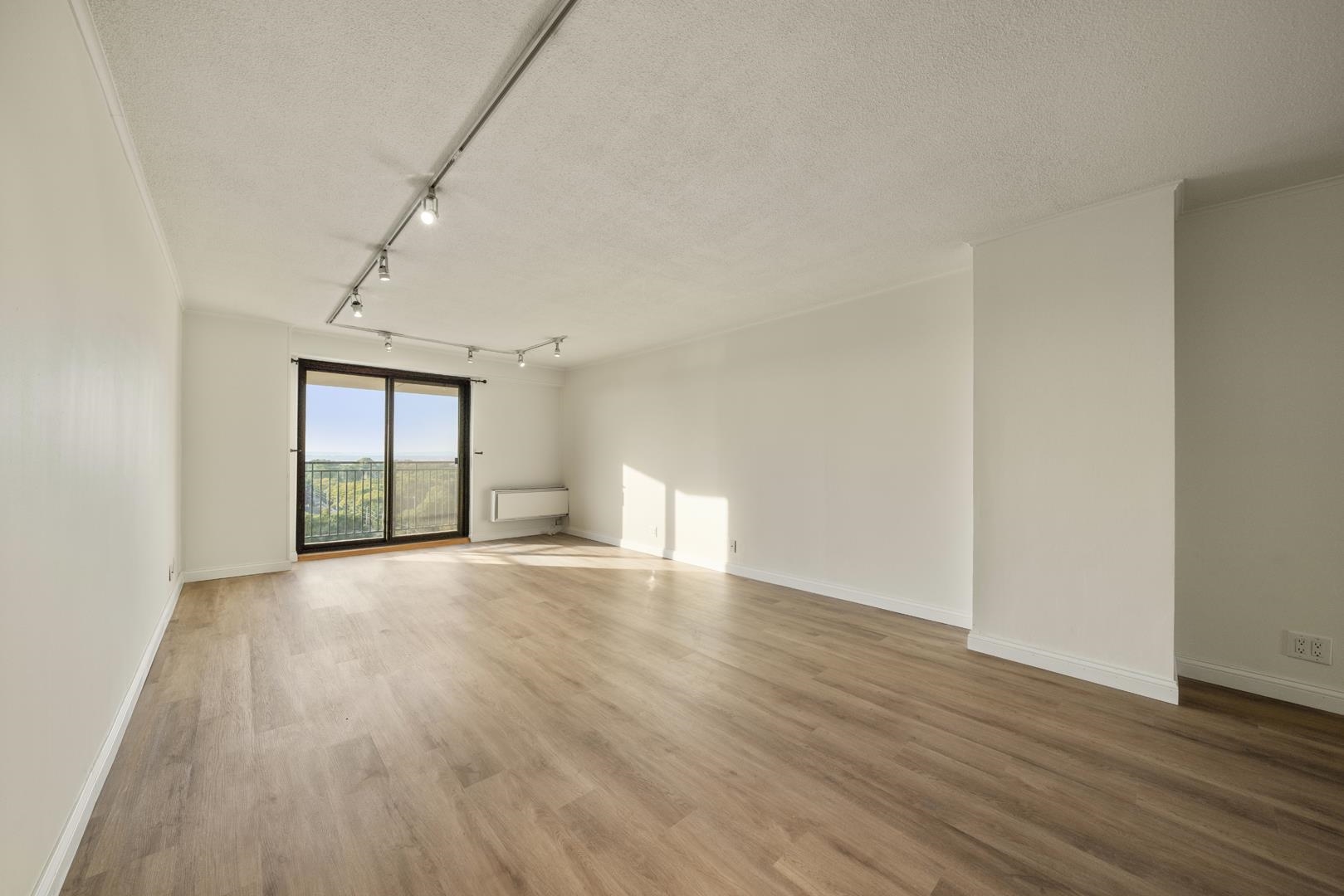 # 250008964 - For Rent in North Bergen NJ