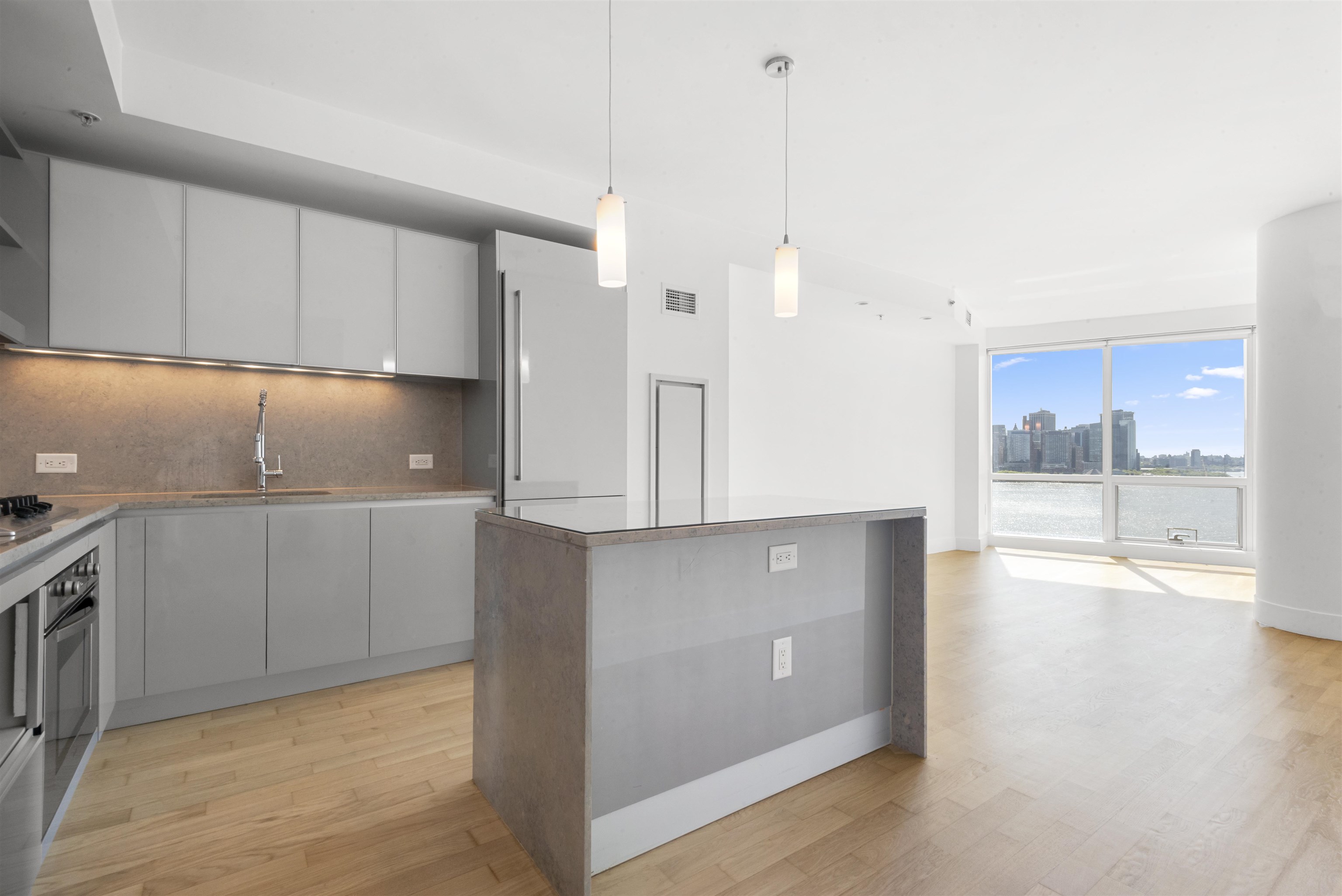 # 250008965 - For Rent in JERSEY CITY - Downtown NJ