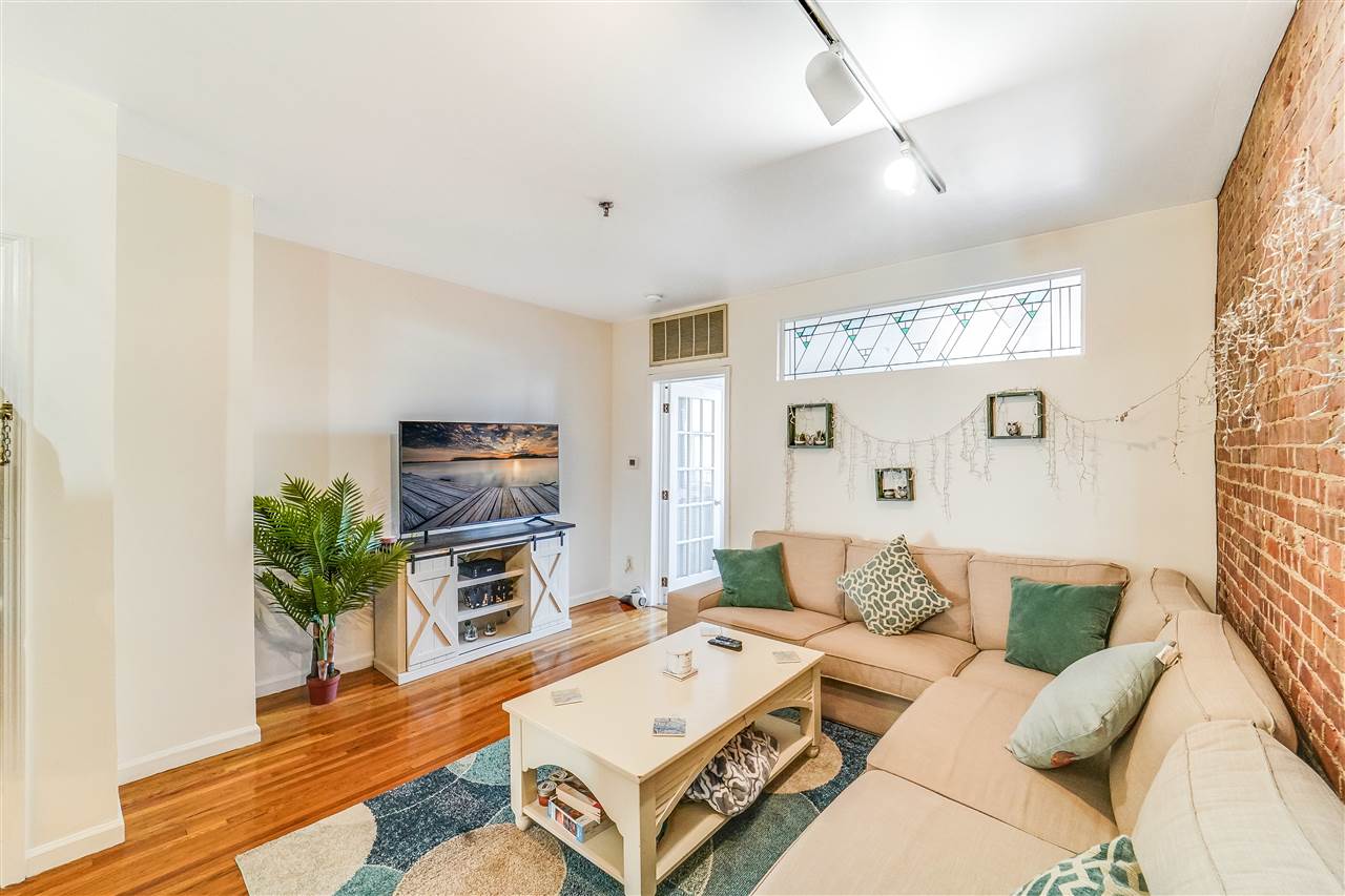 # 250008973 - For Rent in Hoboken NJ
