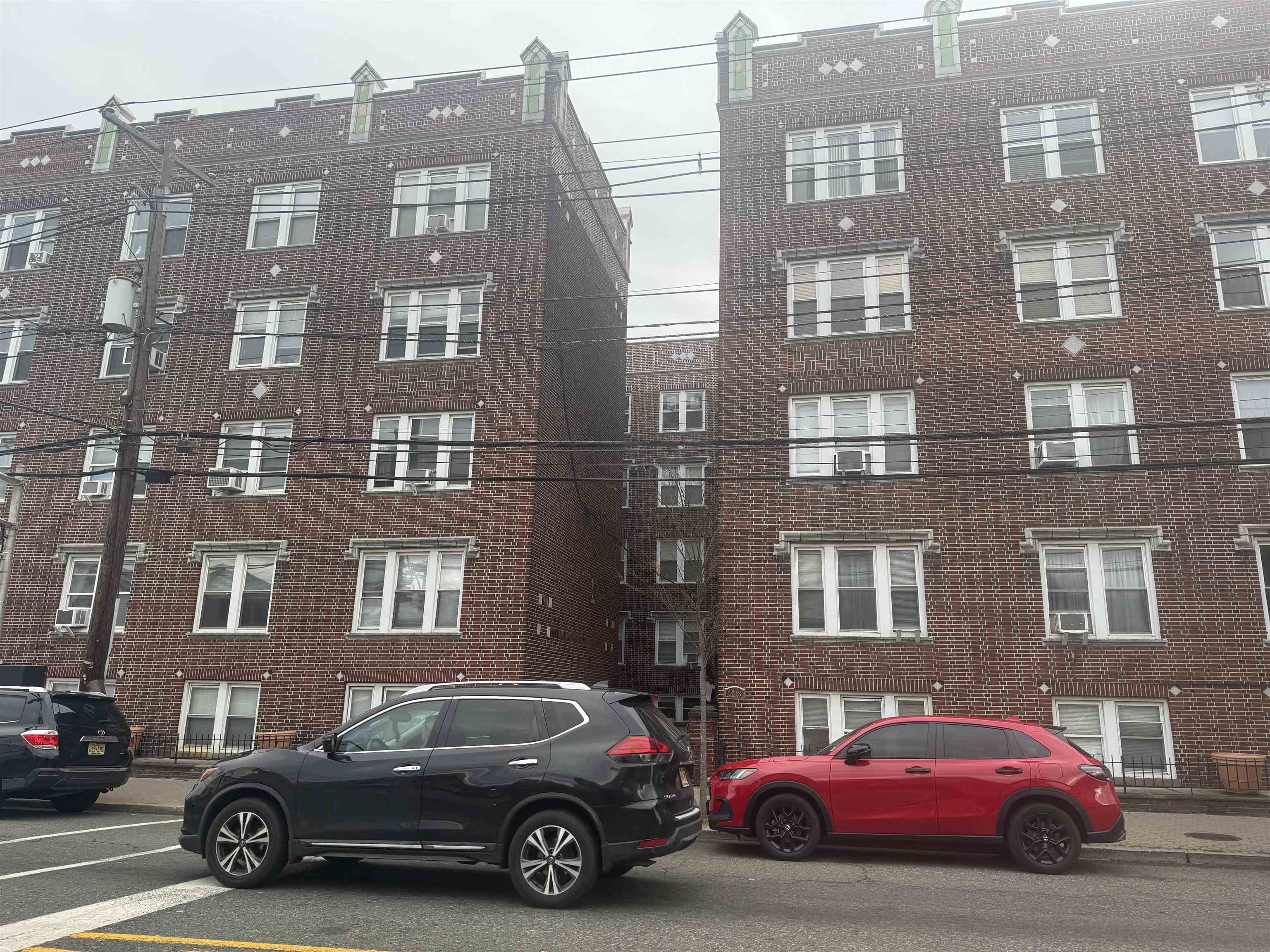 # 250009009 - For Rent in Weehawken NJ