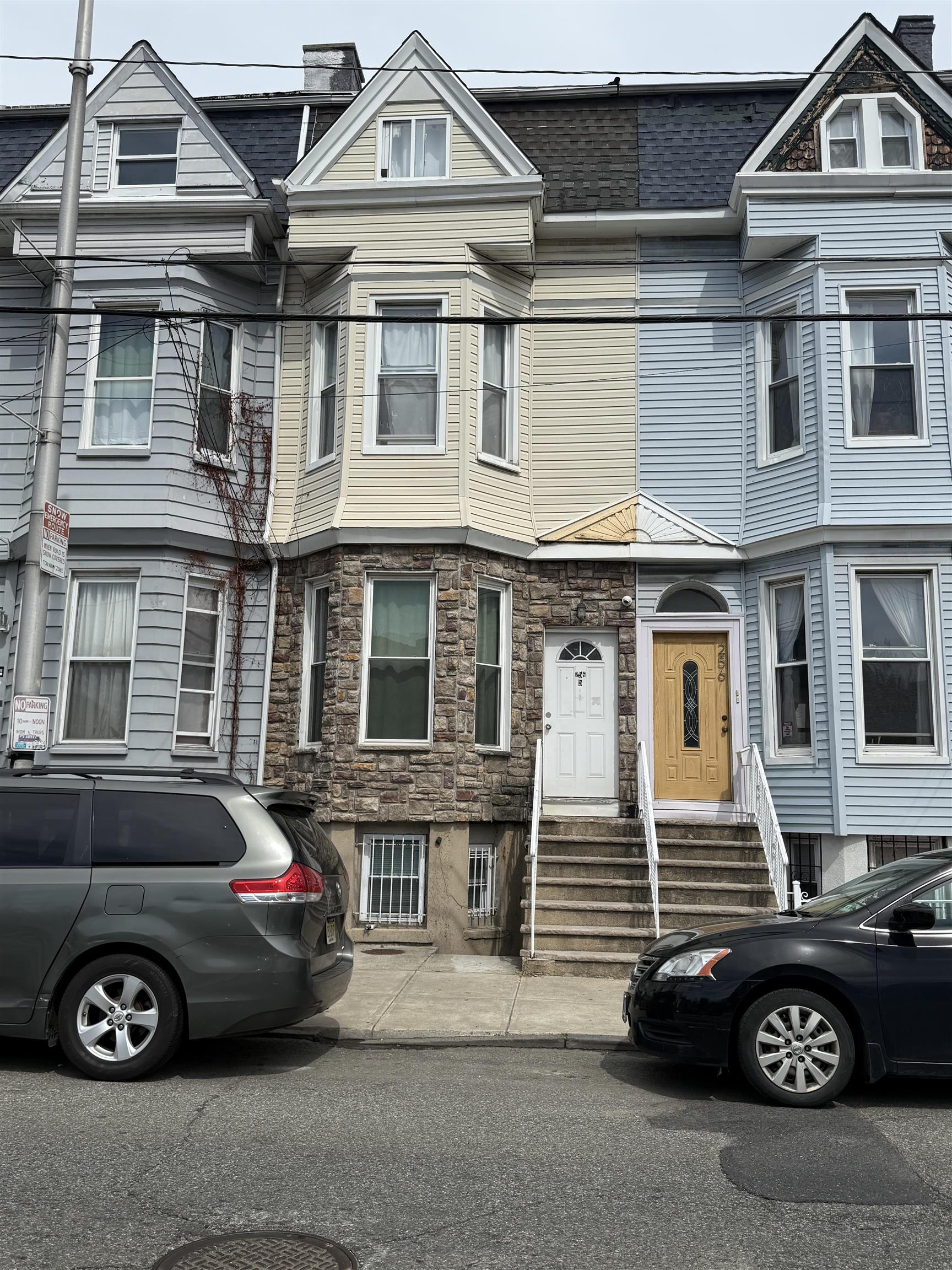 # 250009017 - For Rent in JERSEY CITY - Bergen-Lafayett NJ