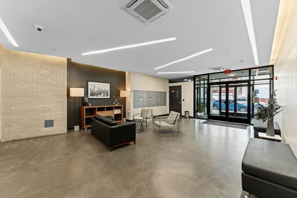 # 250009067 - For Rent in JERSEY CITY - West Bergen NJ