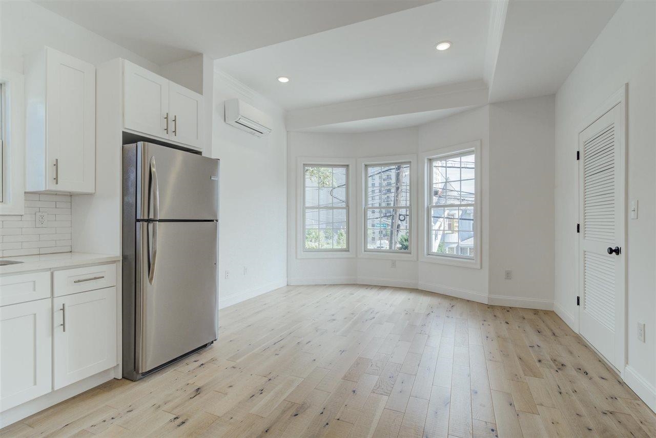 # 250009157 - For Rent in JERSEY CITY - Heights NJ