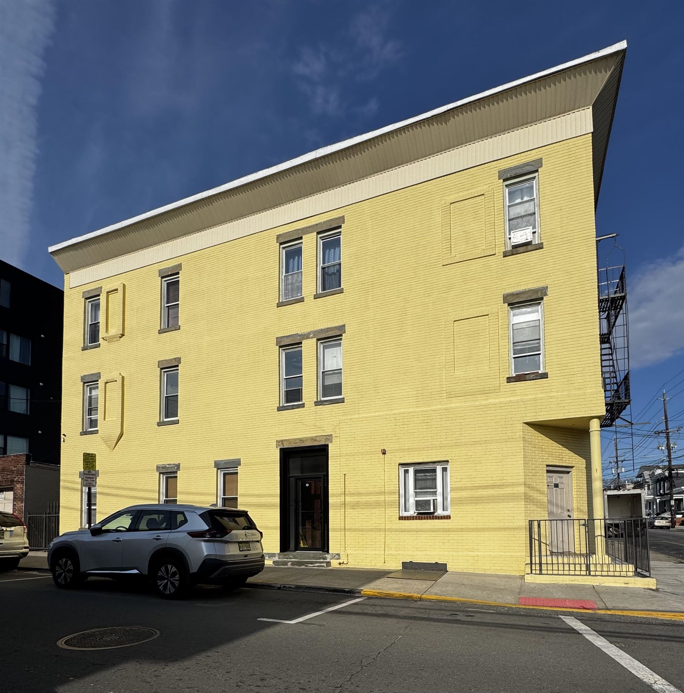 # 250009175 - For Rent in Guttenberg NJ