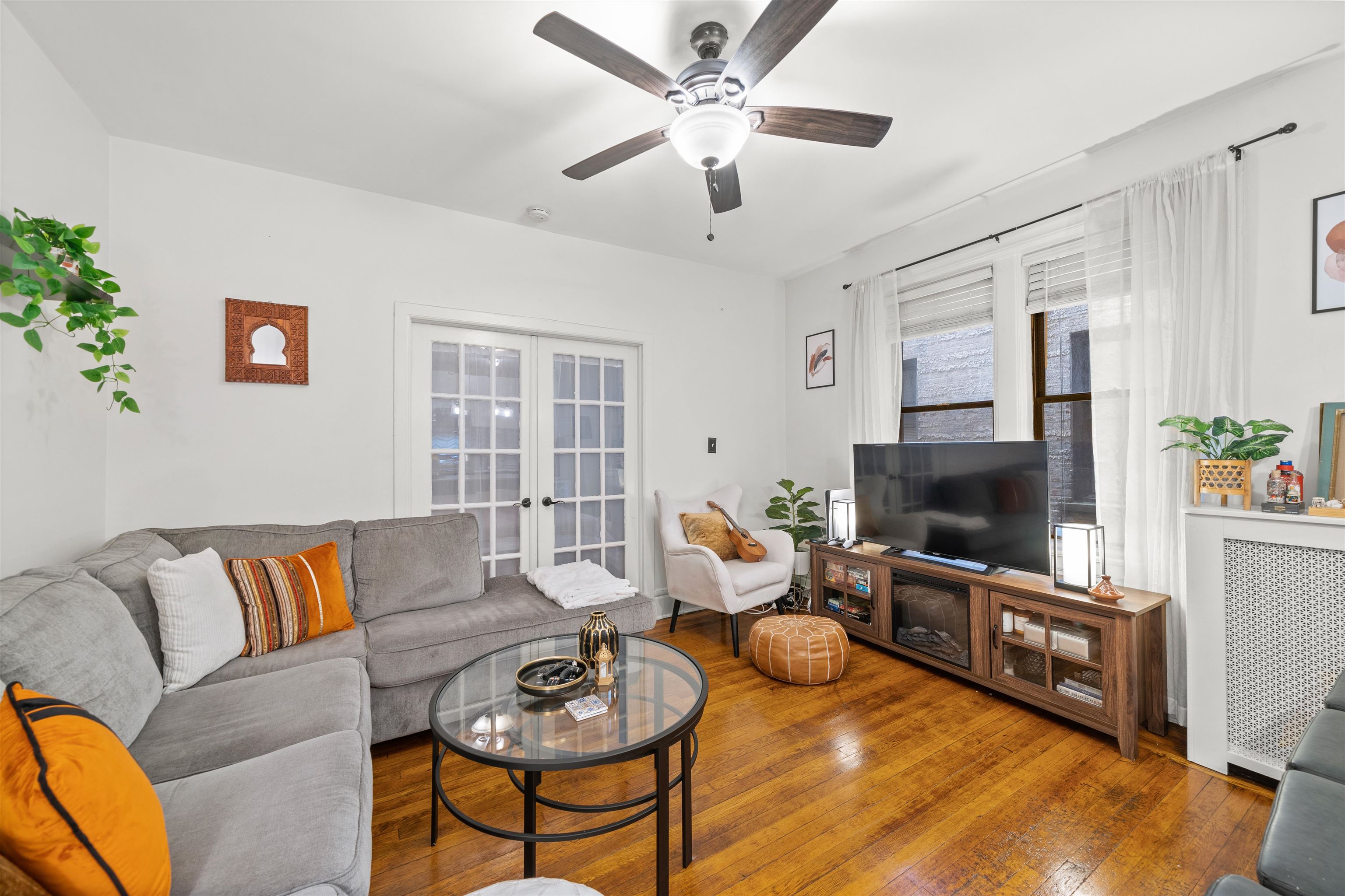 # 250009196 - For Rent in JERSEY CITY - West Bergen NJ
