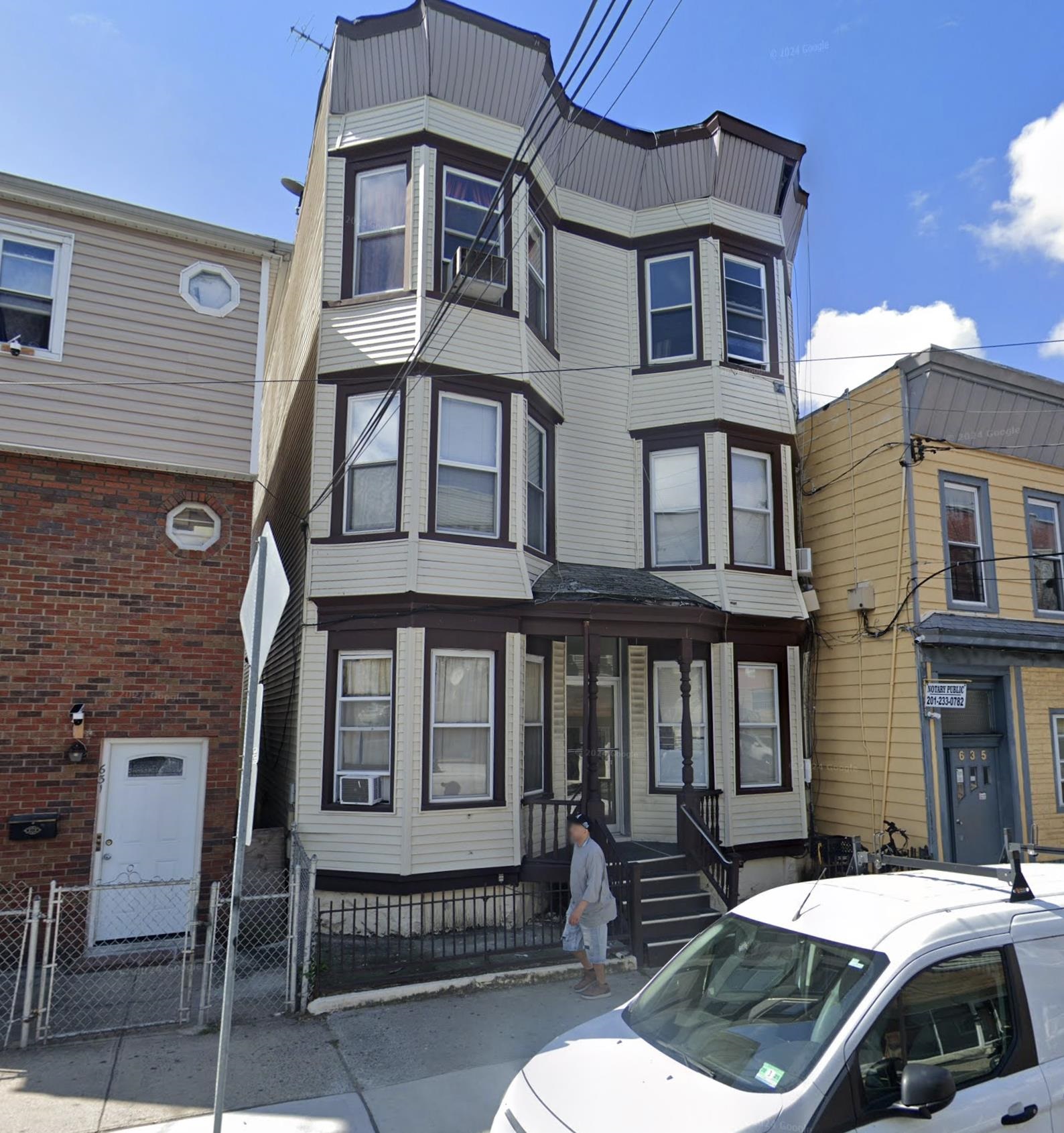 # 250009210 - For Rent in West New York NJ