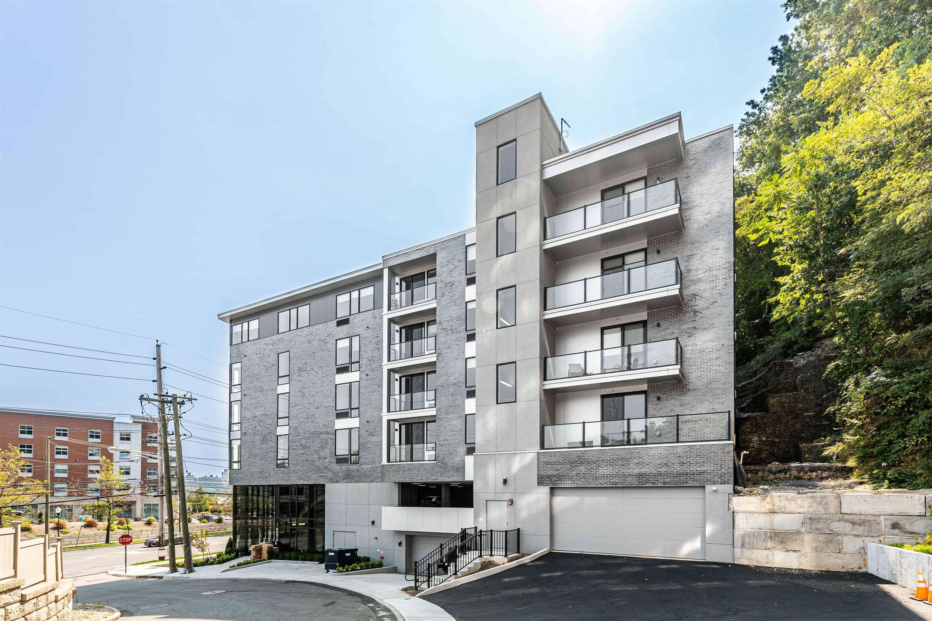 # 250009241 - For Rent in North Bergen NJ
