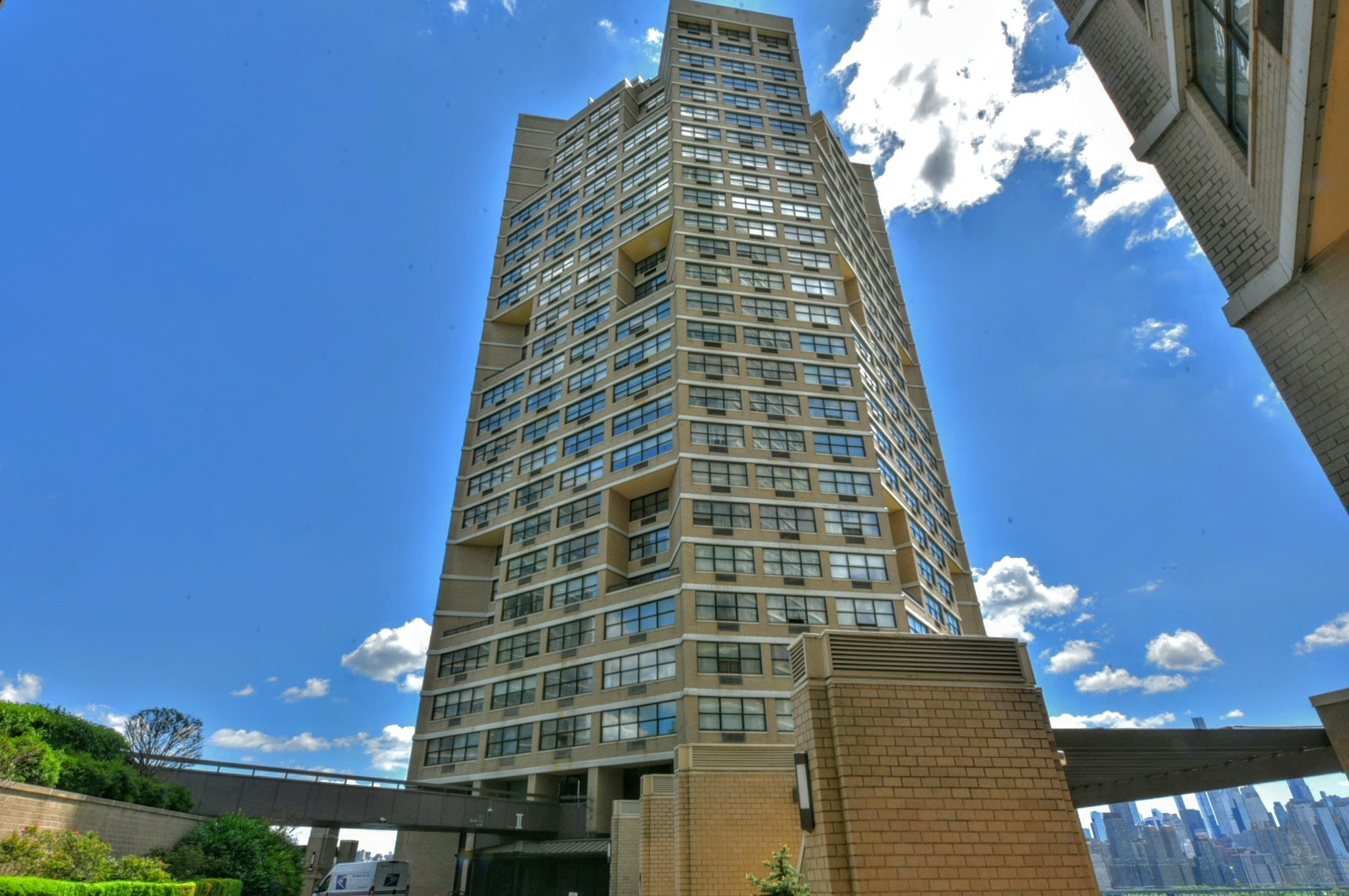 # 250009256 - For Rent in Guttenberg NJ