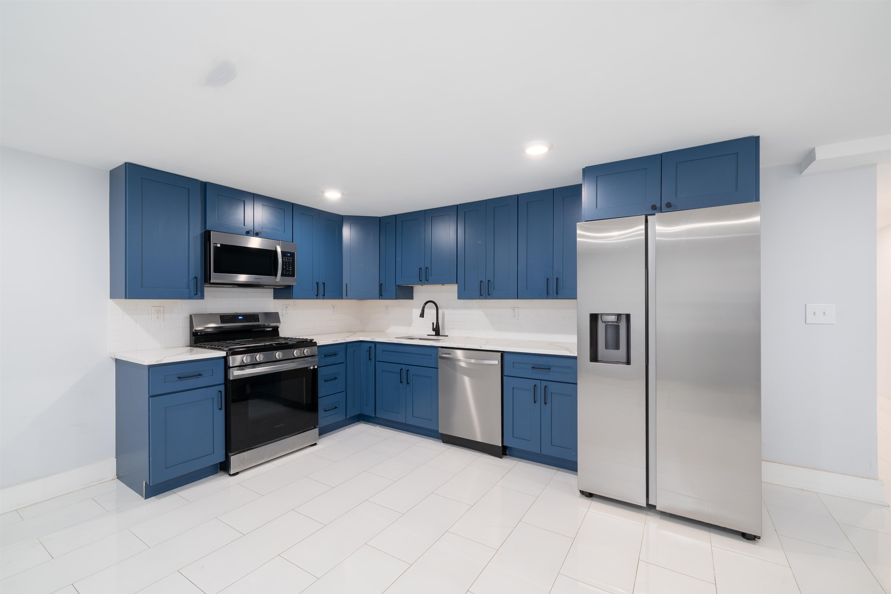 # 250009282 - For Rent in JERSEY CITY - Heights NJ