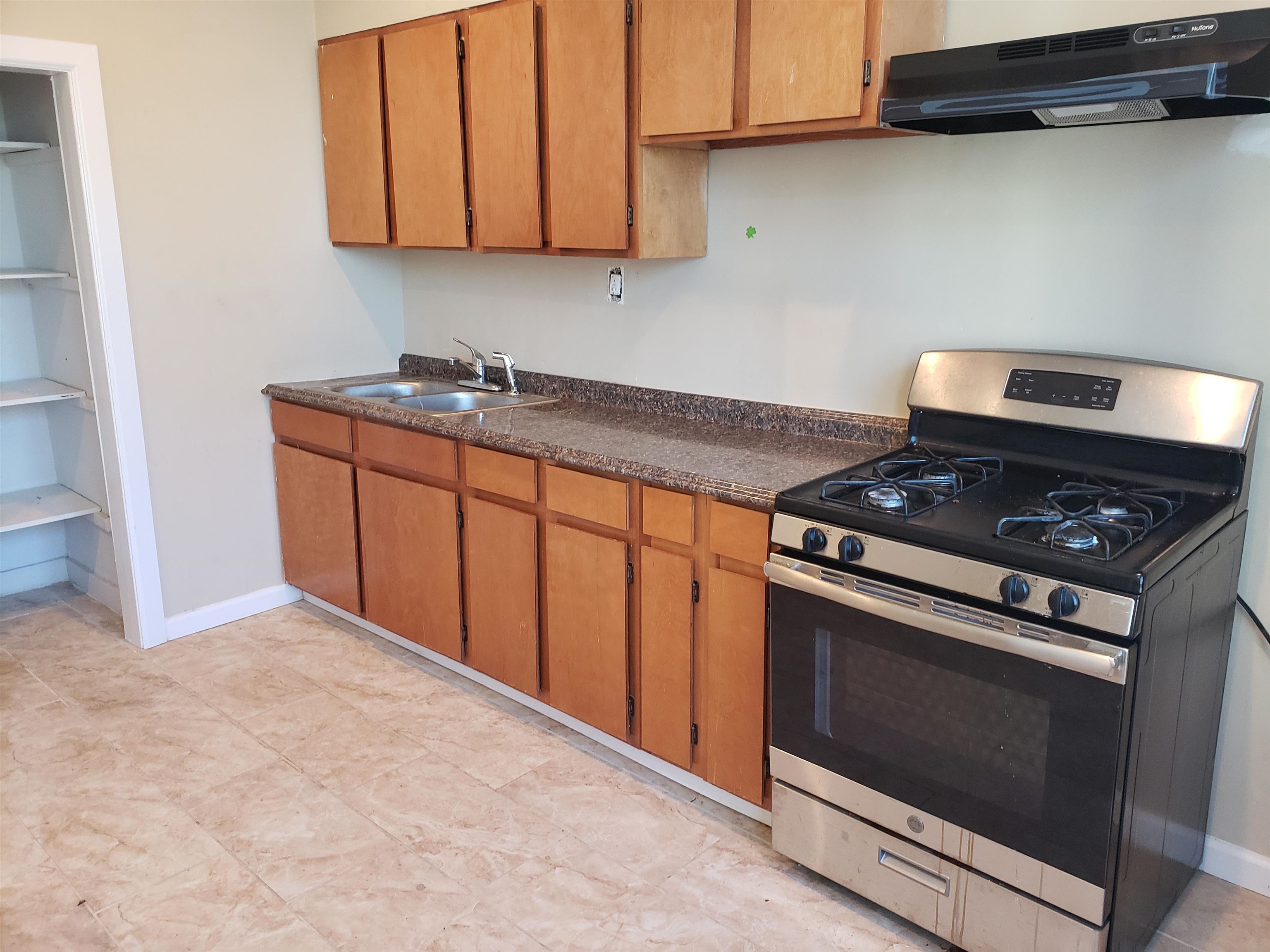 # 250009283 - For Rent in JERSEY CITY - Bergen-Lafayett NJ