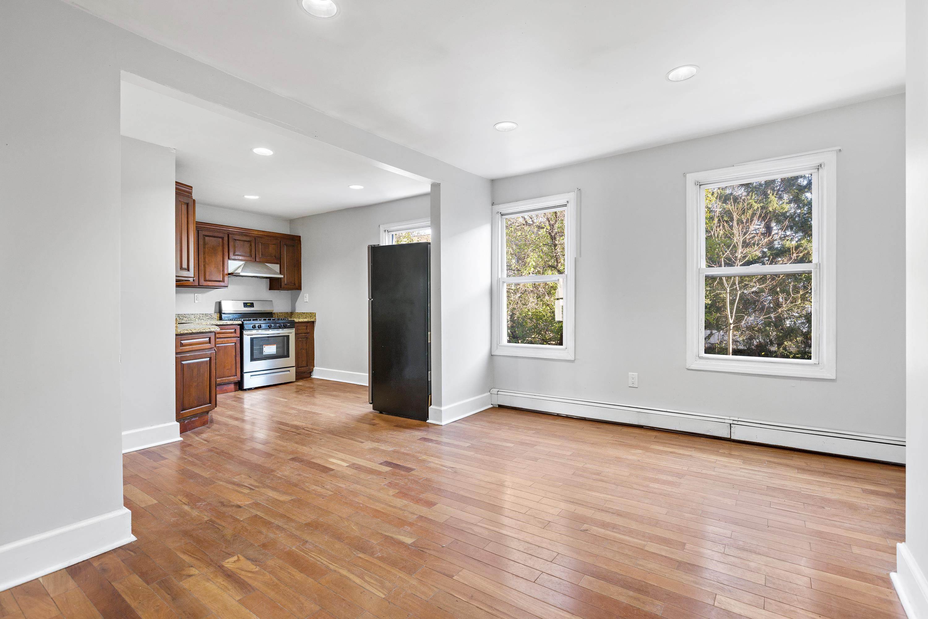 # 250009312 - For Rent in JERSEY CITY - Heights NJ