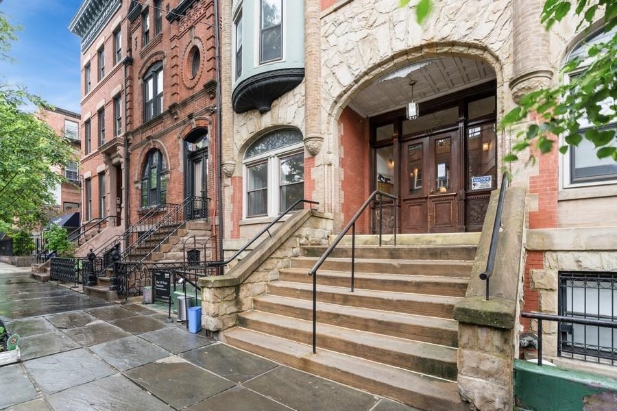 # 250009349 - For Rent in JERSEY CITY - Downtown NJ