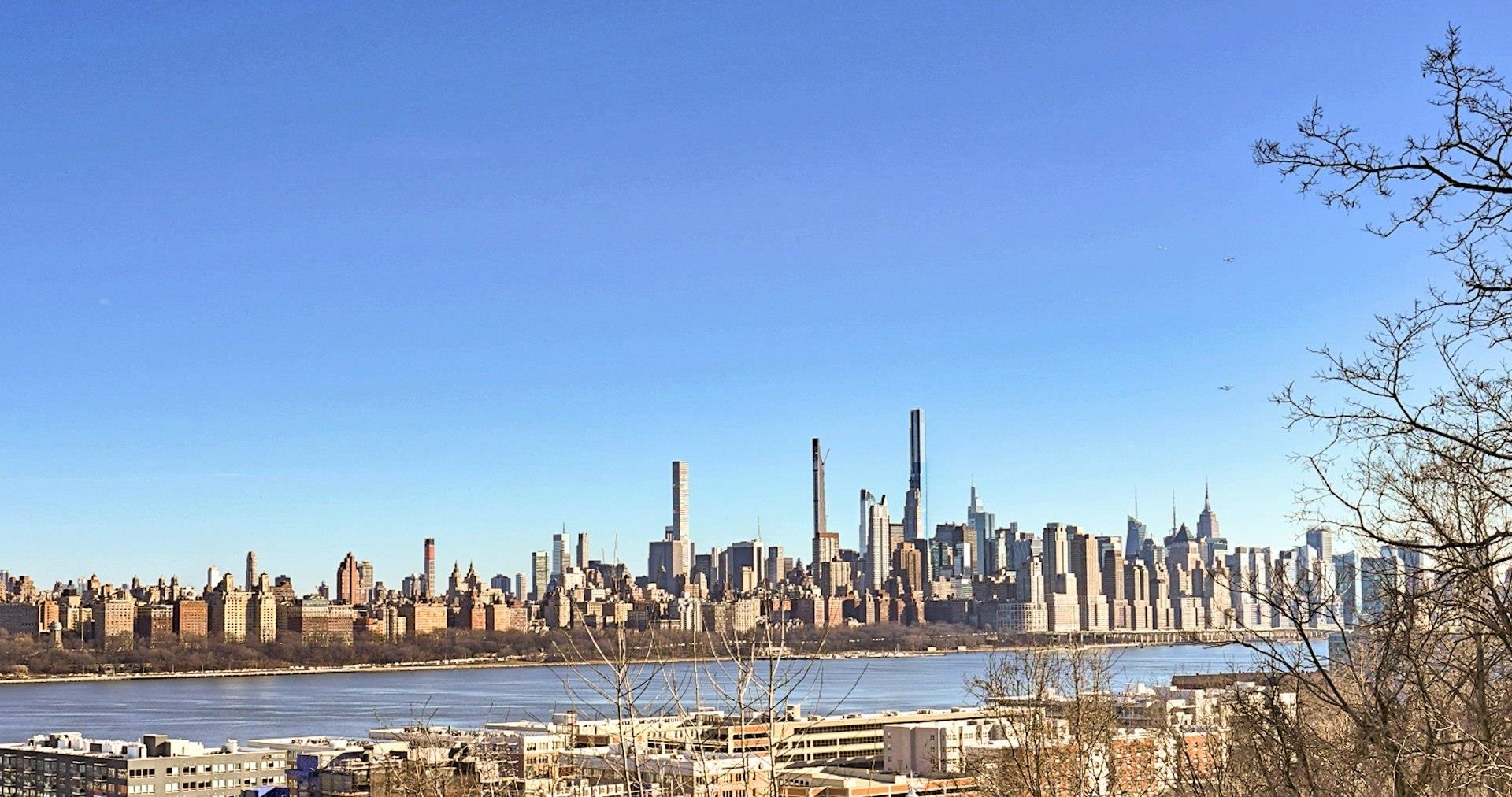 # 250009418 - For Rent in Cliffside Park NJ