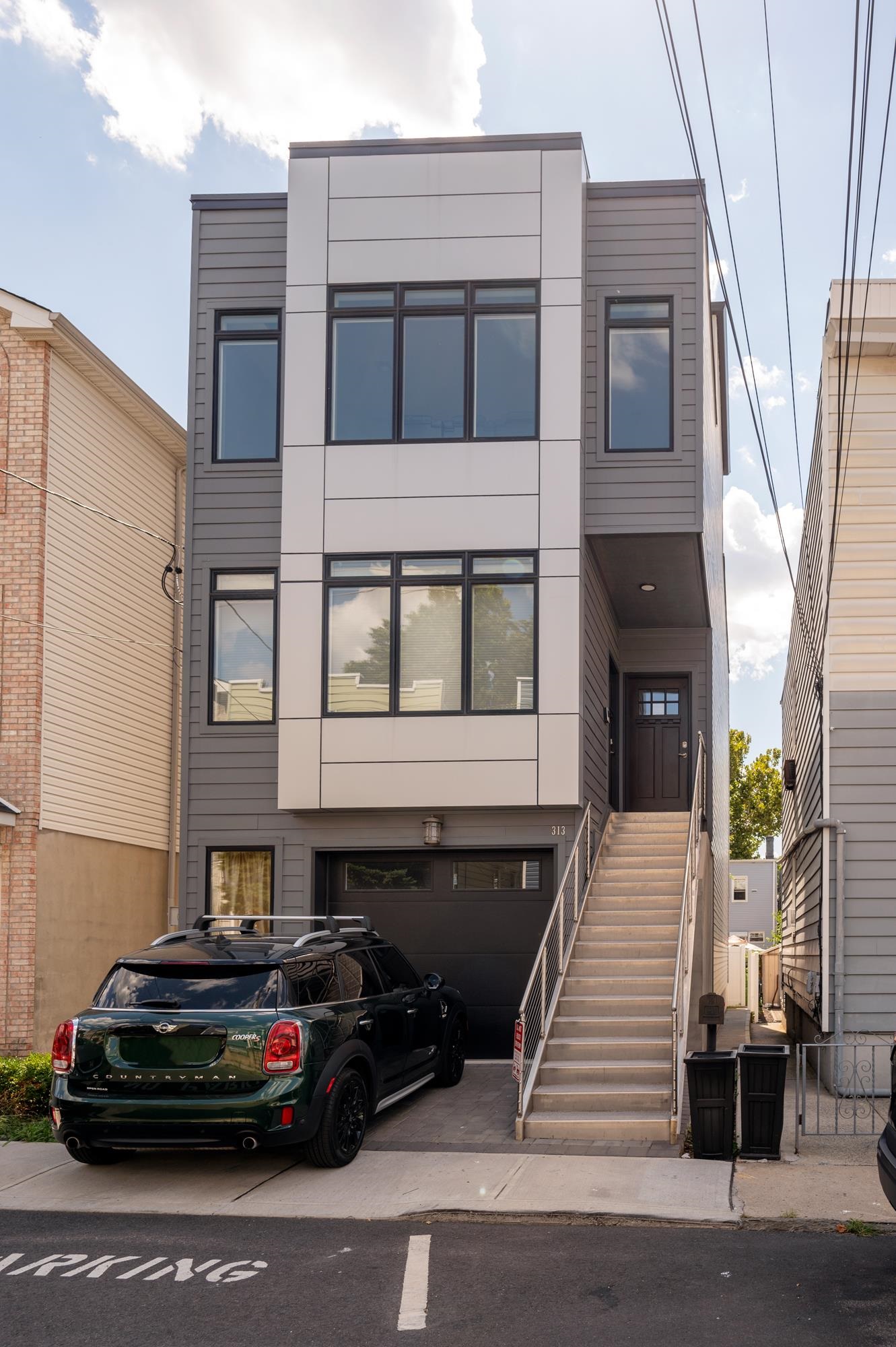 # 250009419 - For Rent in JERSEY CITY - West Bergen NJ