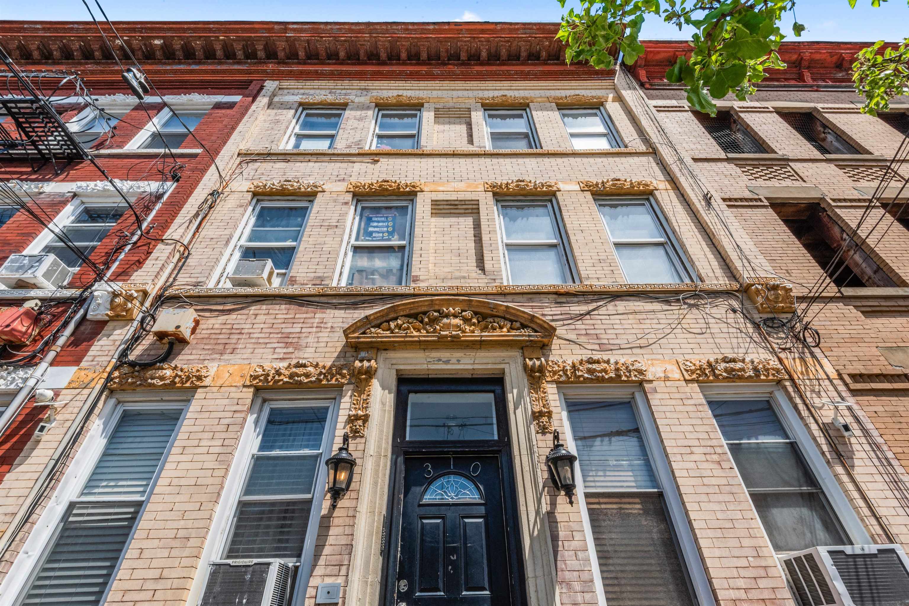 # 250009427 - For Rent in Union City NJ
