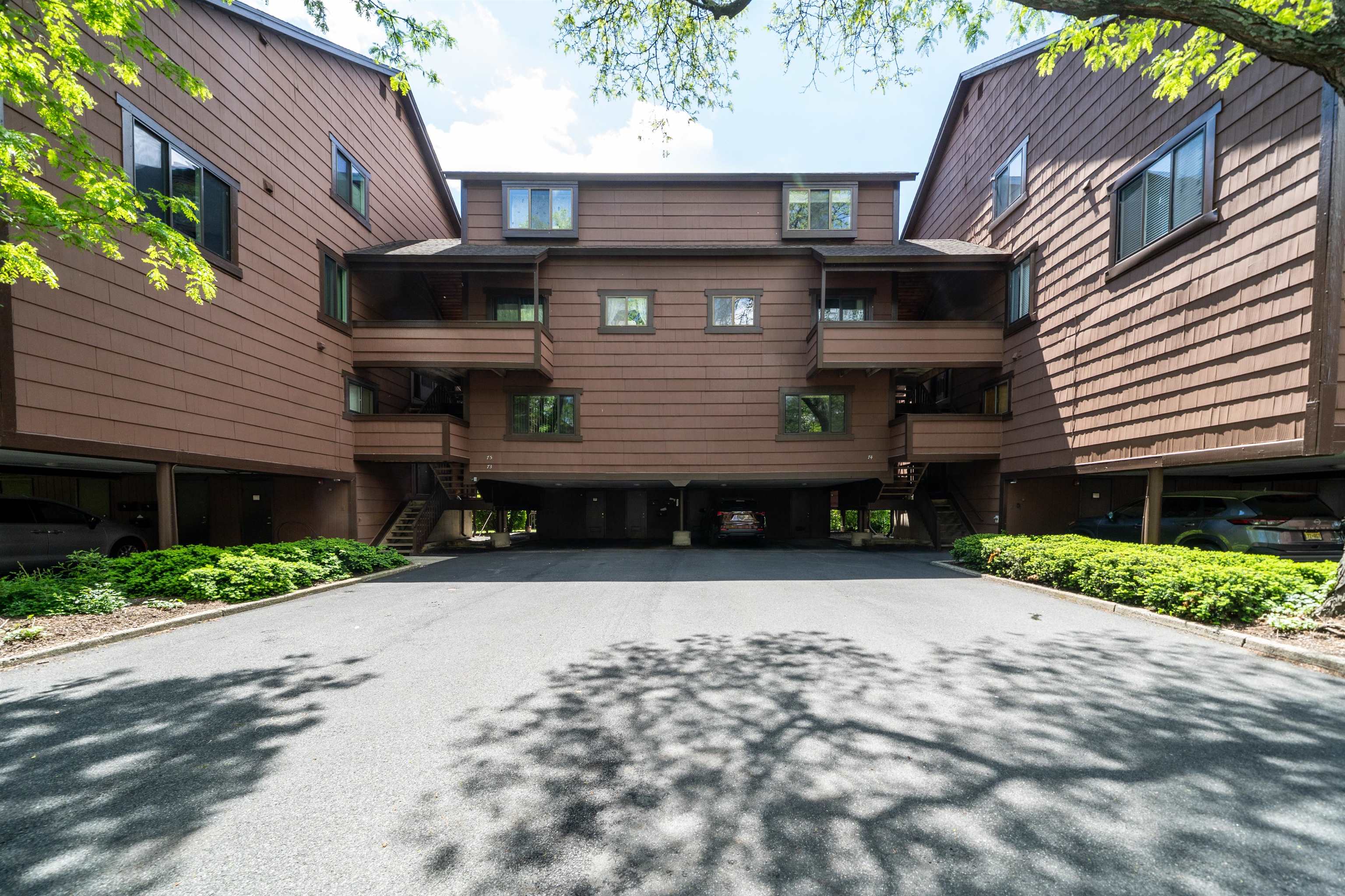 # 250009483 - For Rent in Secaucus NJ