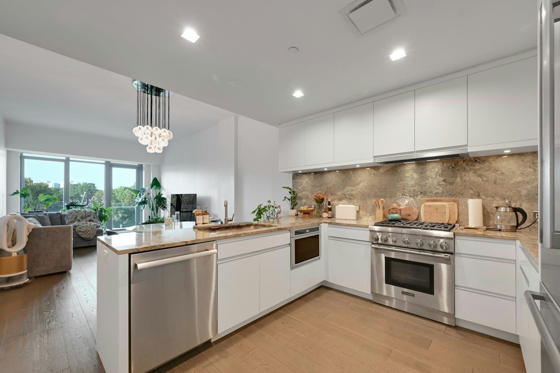 # 250009510 - For Rent in Cliffside Park NJ